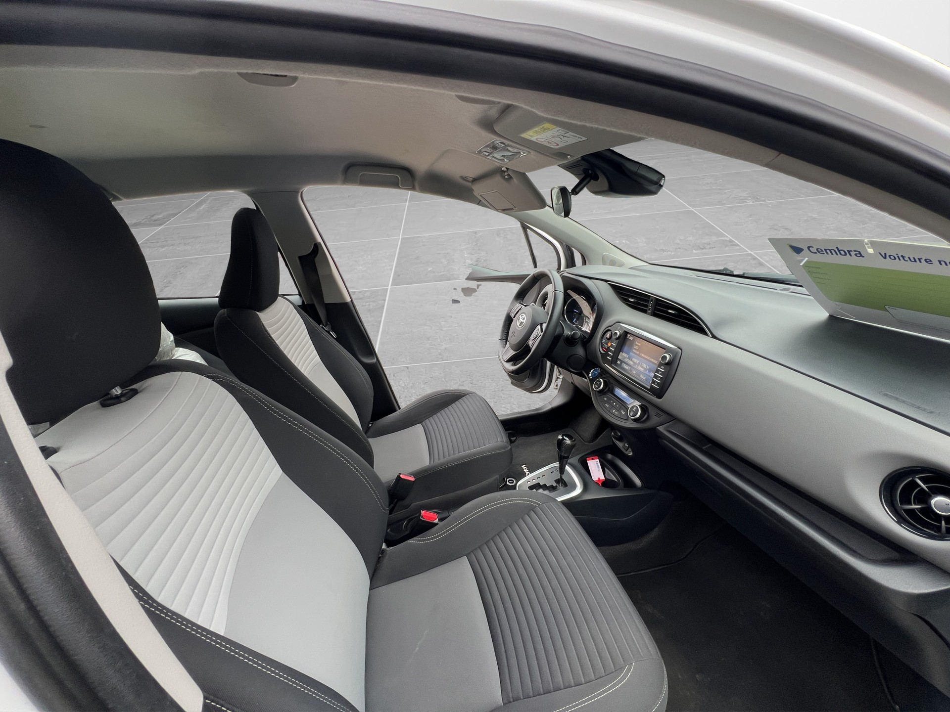 TOYOTA Yaris 1.5 Hybrid Comfort-image-13
