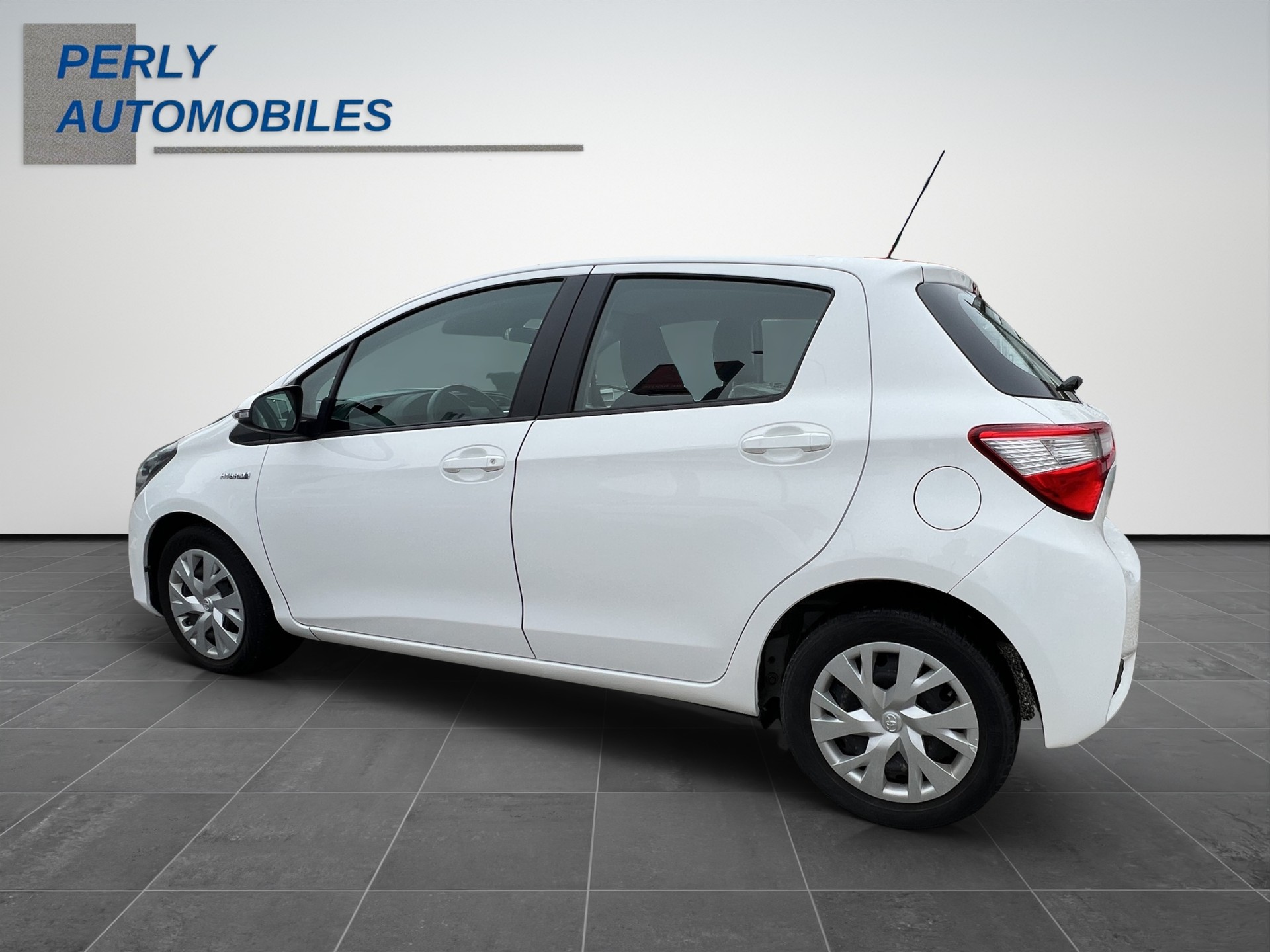 TOYOTA Yaris 1.5 Hybrid Comfort-showroom-element-3