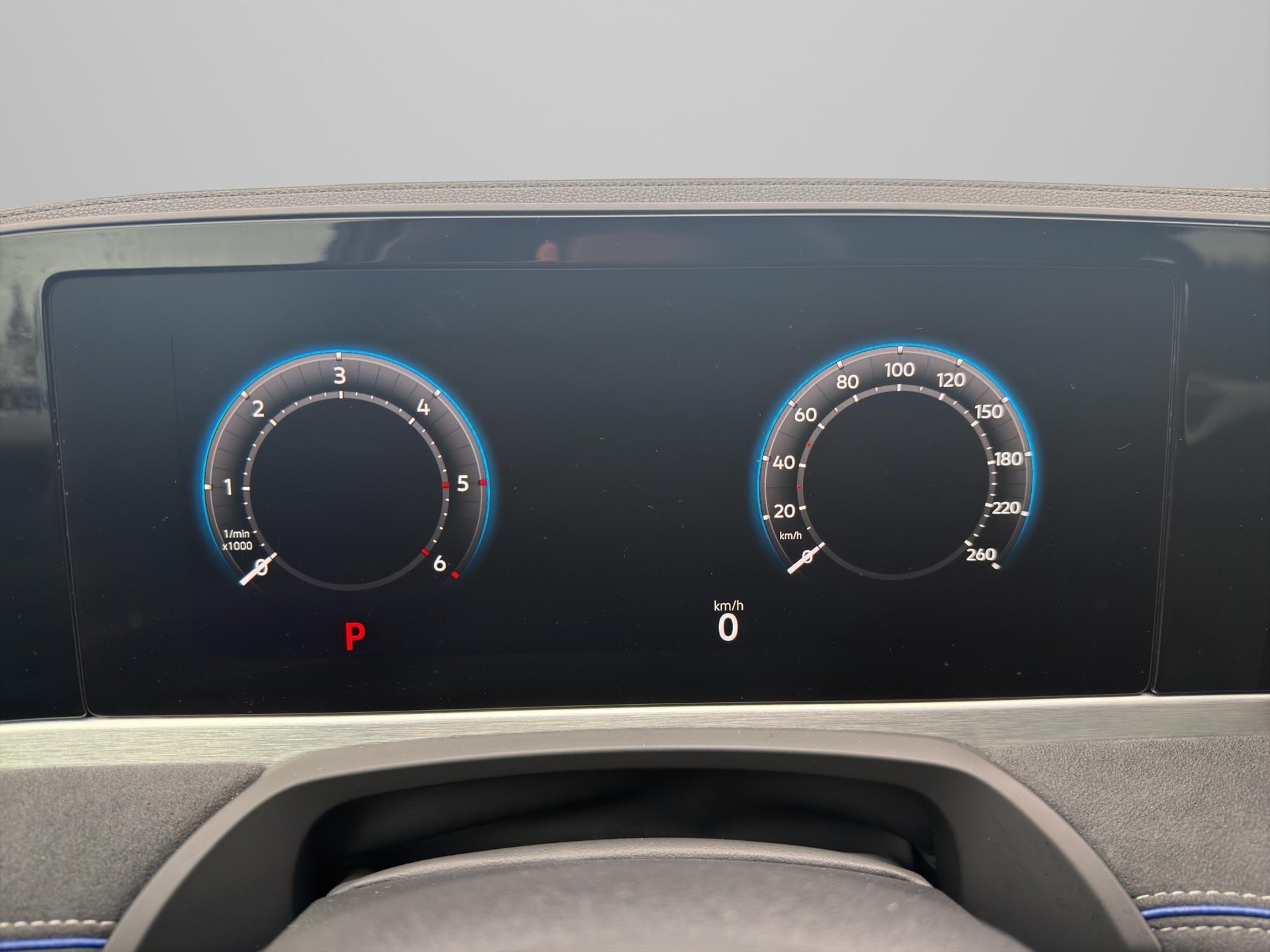 VW Passat Variant 2.0 TDI R-Line DSG 4motion-image-16