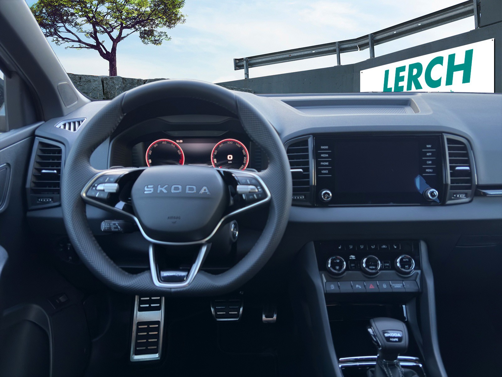 SKODA Karoq 2.0 TSI Dynamic Limited Edition 4x4 DSG-image-8