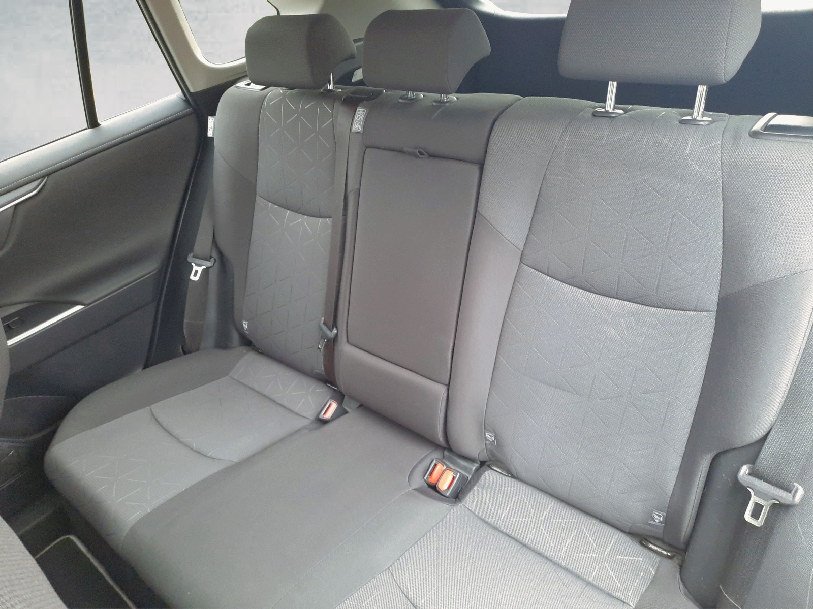 TOYOTA RAV-4 2.5 HEV Trend-image-4