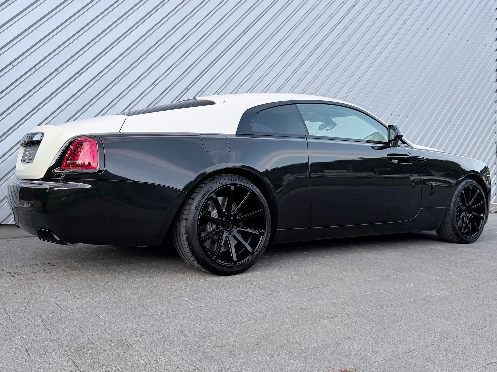 ROLLS-ROYCE Wraith 6.6 V12 Goodwood Bespoke-showroom-element-2