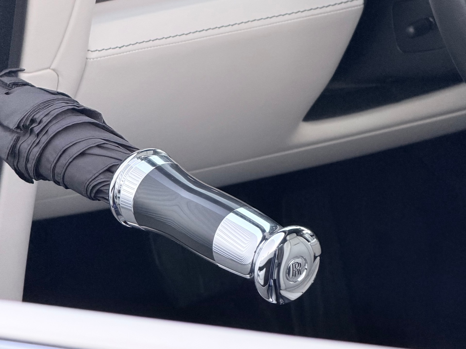 ROLLS-ROYCE Wraith 6.6 V12 Goodwood Bespoke-image-5