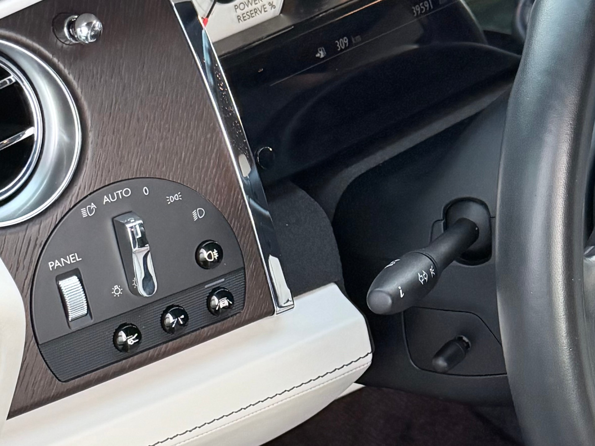 ROLLS-ROYCE Wraith 6.6 V12 Goodwood Bespoke-image-6