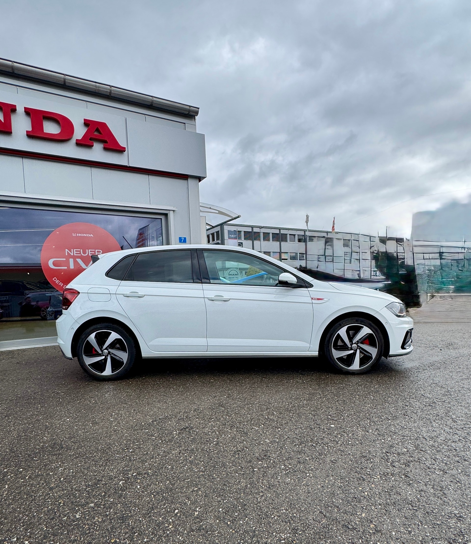 VW Polo 2.0 TSI GTI DSG-showroom-element-3