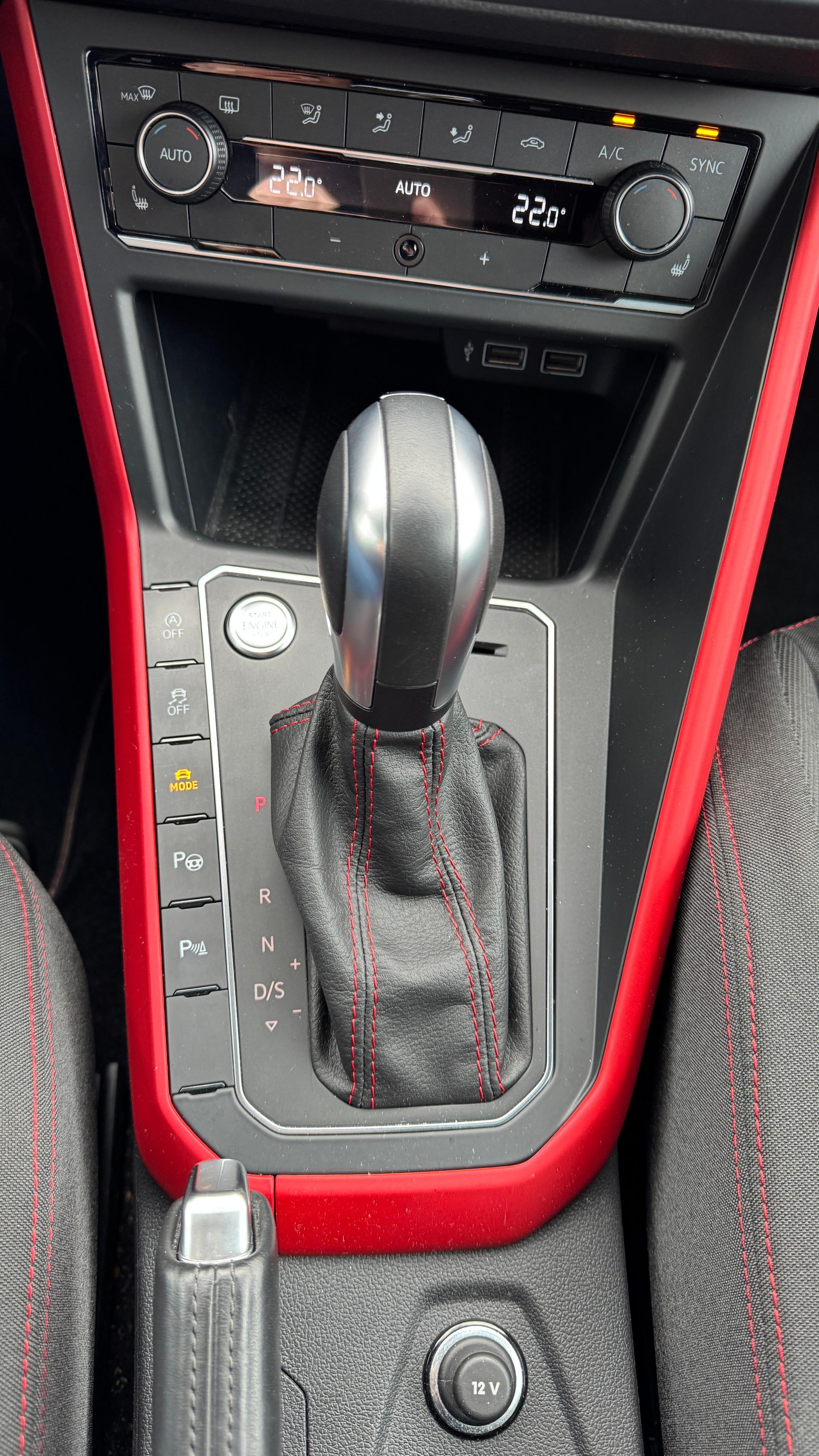 VW Polo 2.0 TSI GTI DSG-image-17