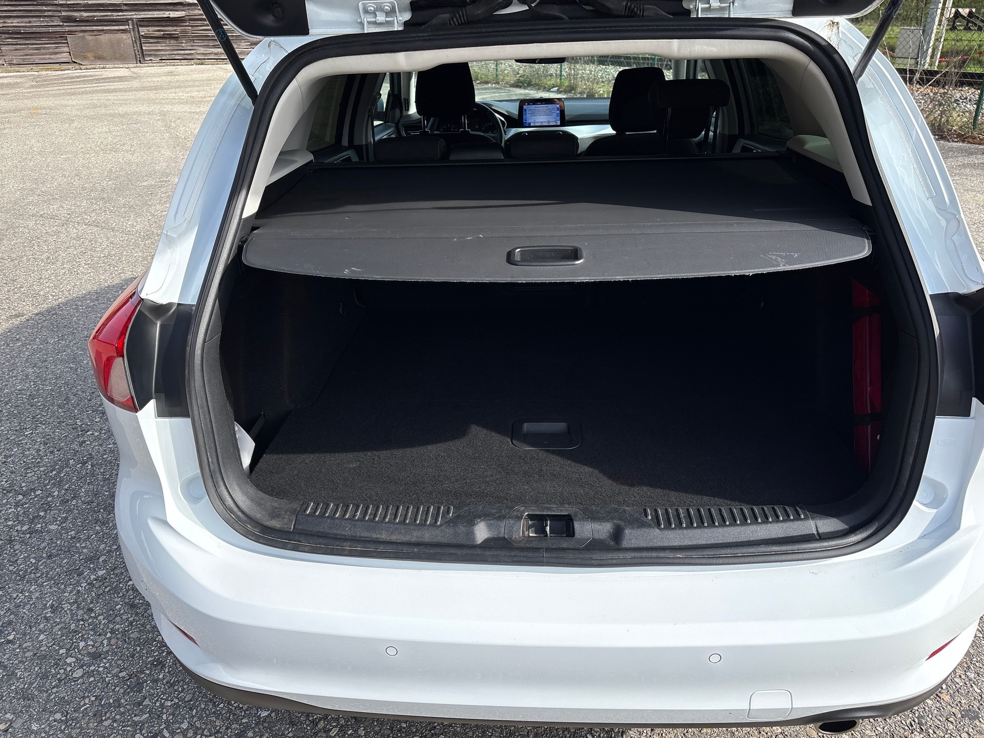 FORD Focus 1.0 SCTi Trend+ Automatic-image-6