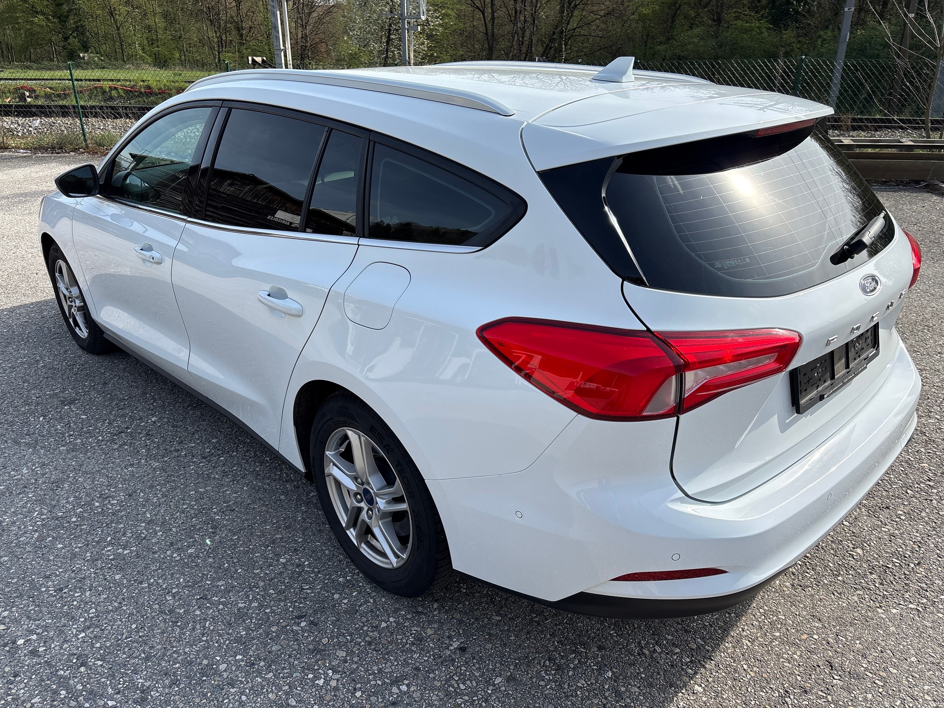 FORD Focus 1.0 SCTi Trend+ Automatic-image-5