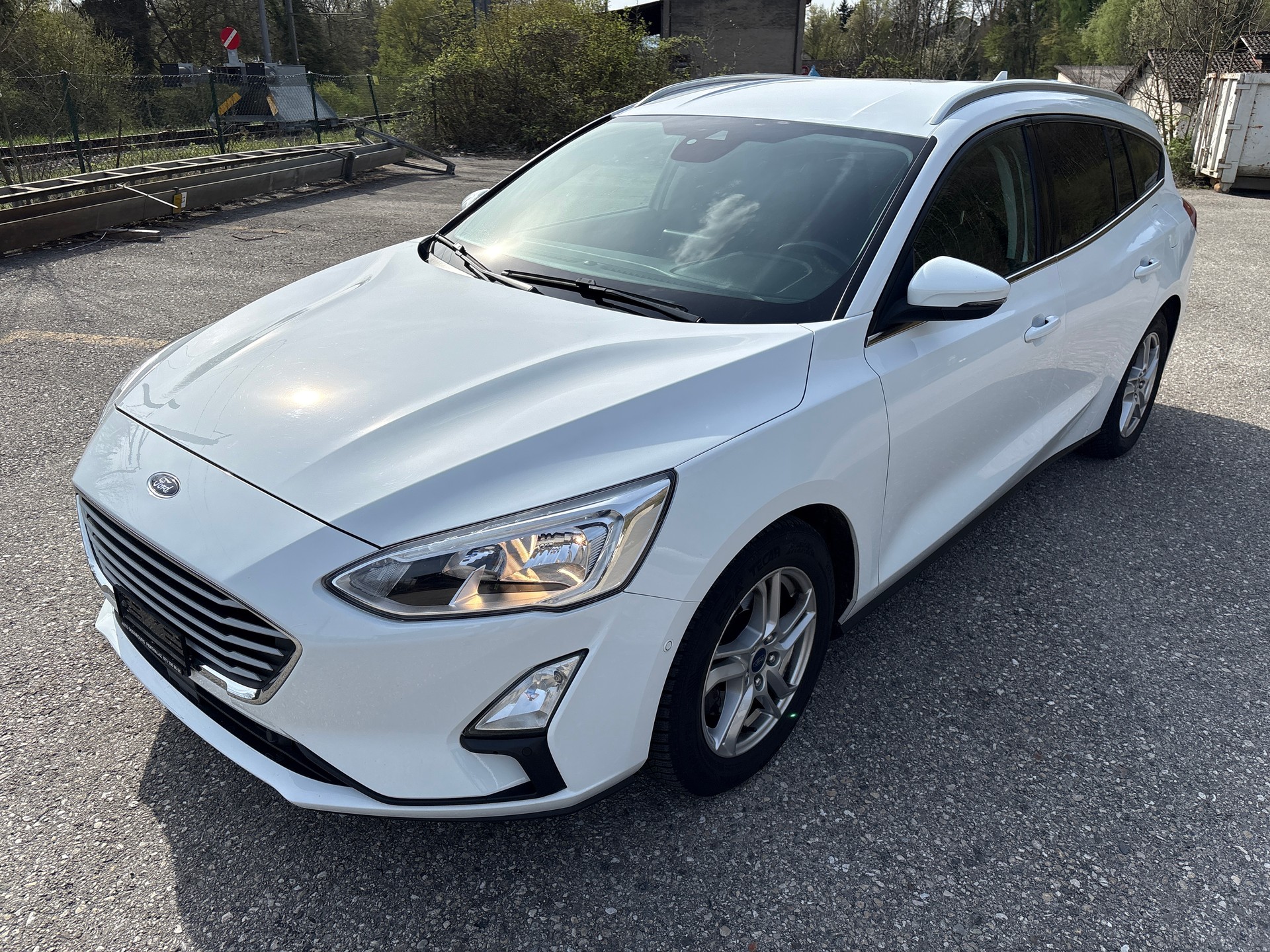 FORD Focus 1.0 SCTi Trend+ Automatic-image-2