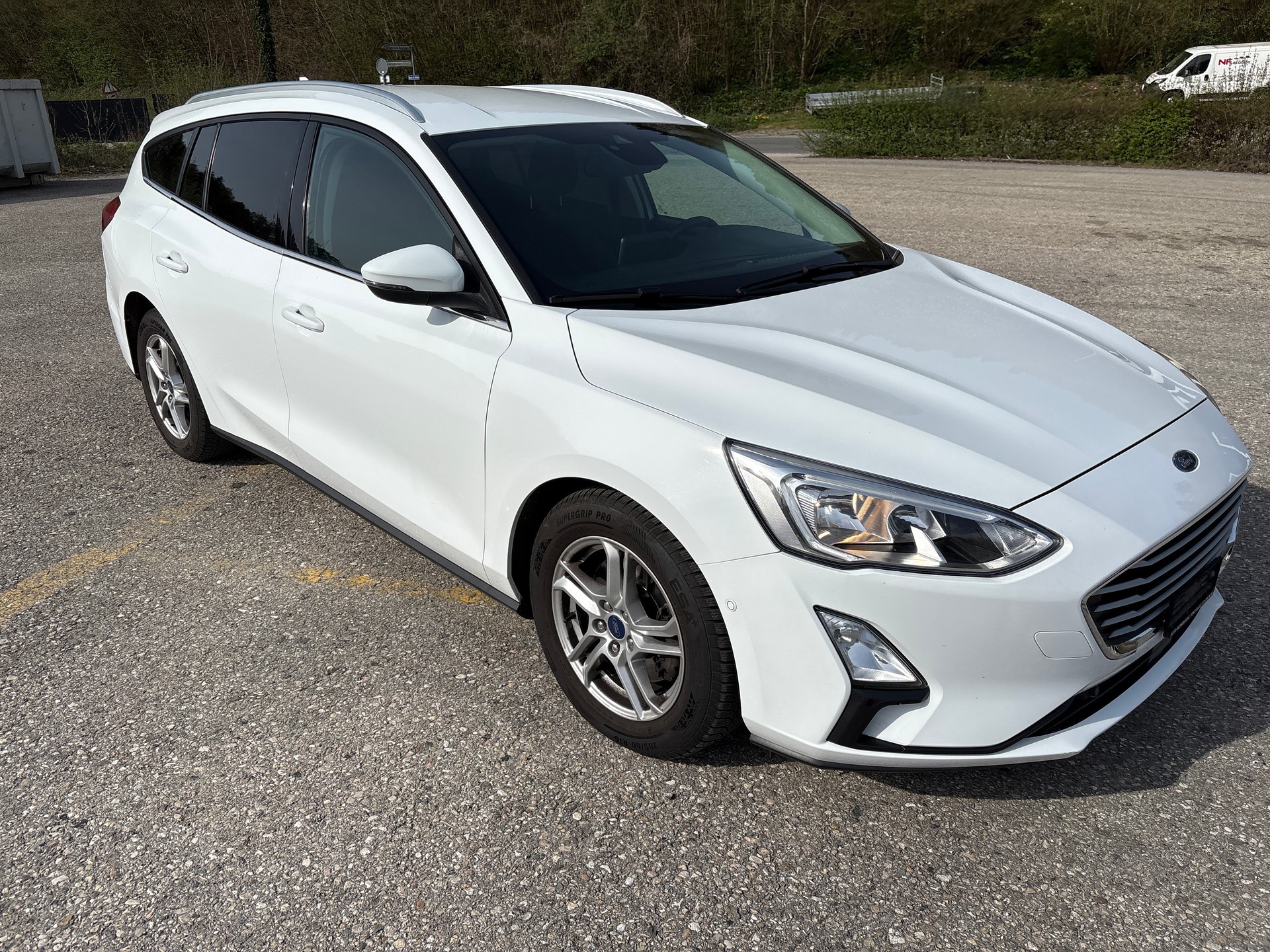 FORD Focus 1.0 SCTi Trend+ Automatic-image-1