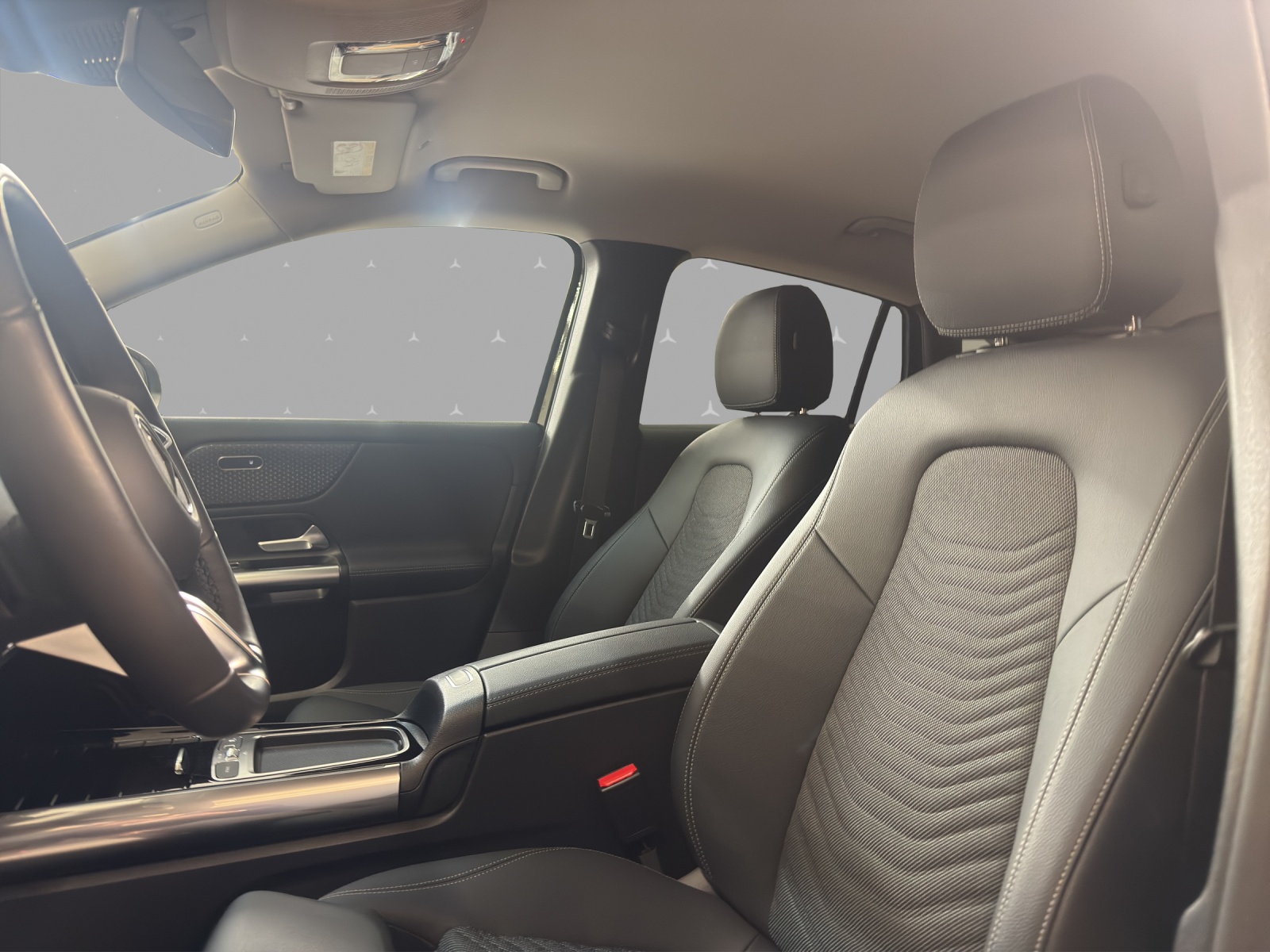 MERCEDES-BENZ GLA 220 4M - Progressive / Rückfahrkamera / Multibeam LED / Verkehrszeichen-Assistent-image-8