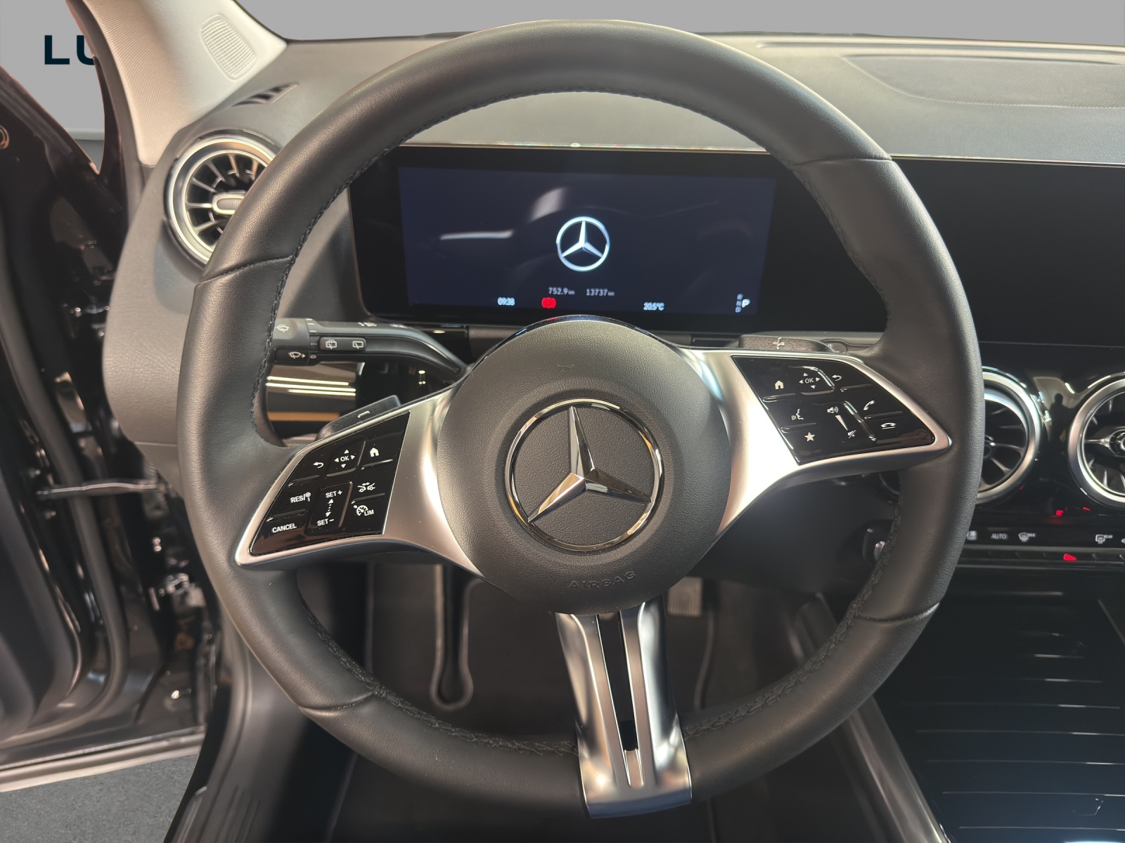 MERCEDES-BENZ GLA 220 4M - Progressive / Rückfahrkamera / Multibeam LED / Verkehrszeichen-Assistent-image-9