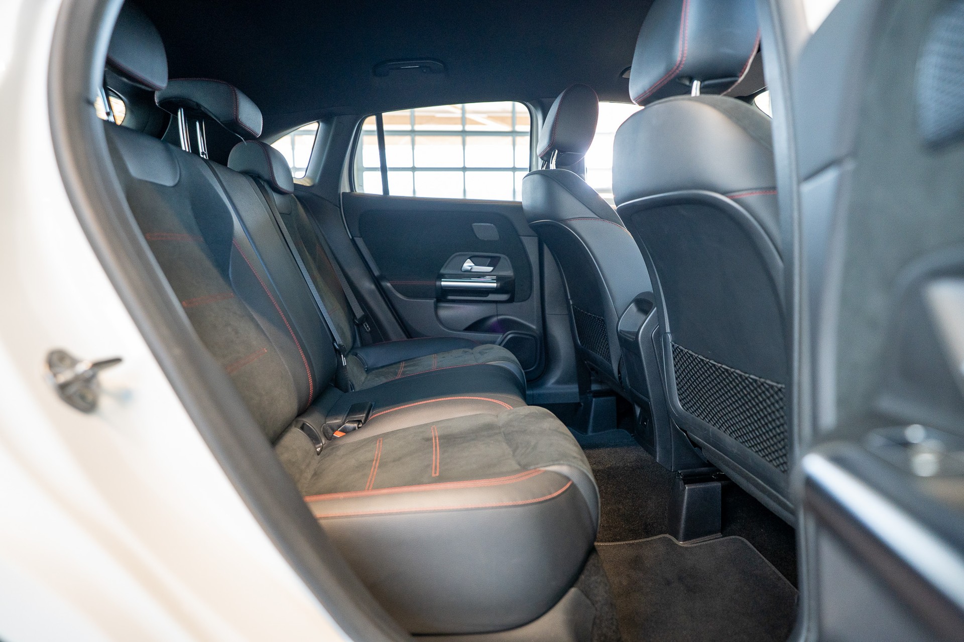 MERCEDES-BENZ GLA 200 AMG Line 4matic / Ambiente-beleuchtung / Navi / Rückfahrkamera-image-13