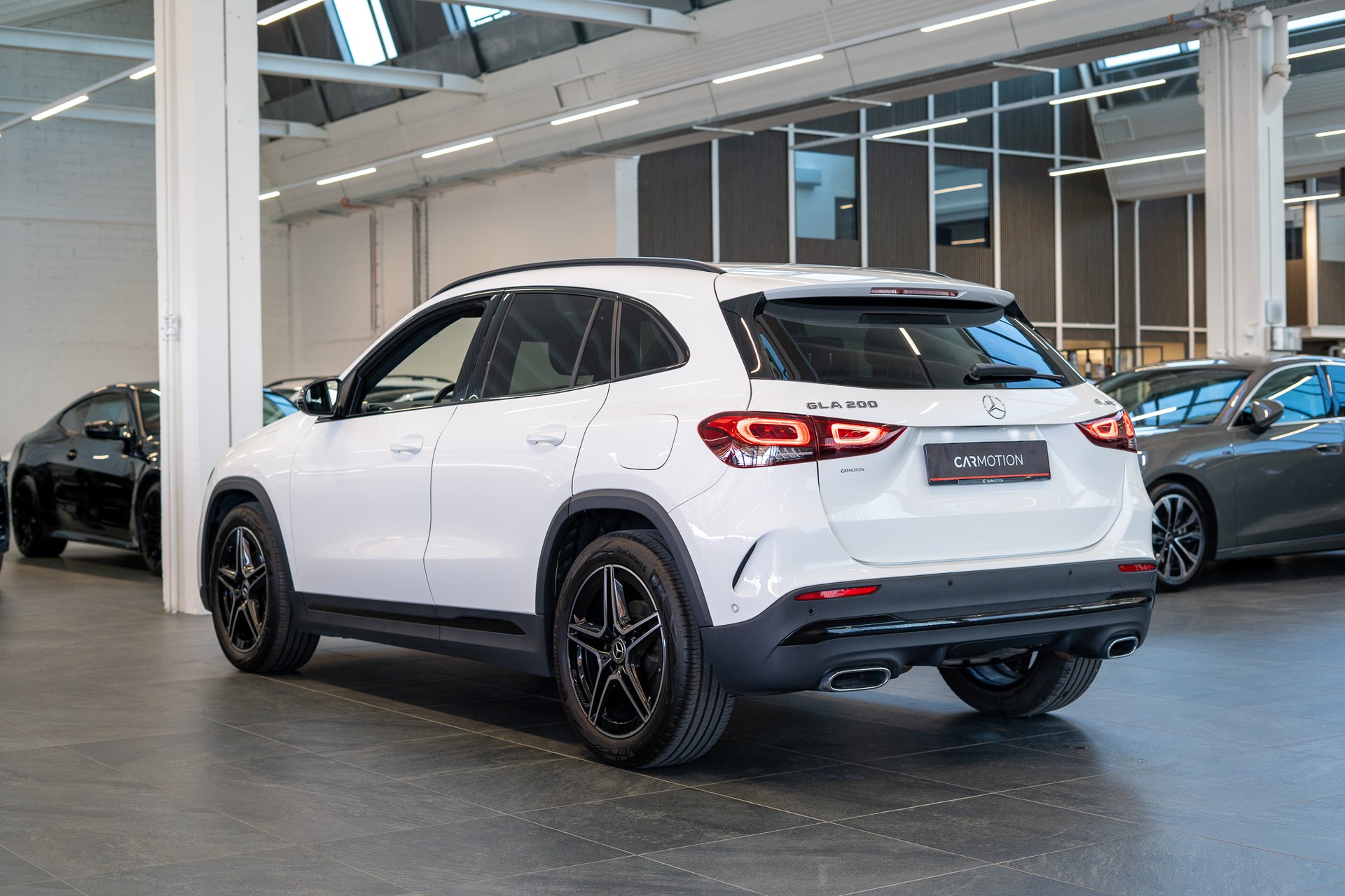MERCEDES-BENZ GLA 200 AMG Line 4matic / Ambiente-beleuchtung / Navi / Rückfahrkamera-showroom-element-3