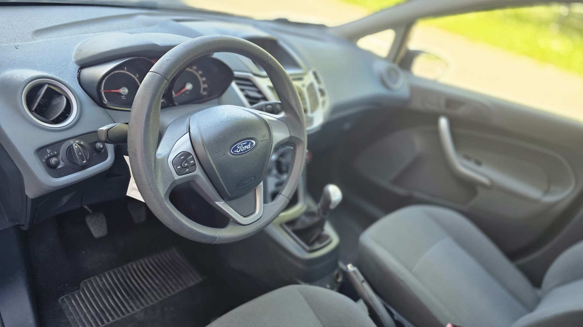 FORD Fiesta 1.25 16V Trend+-image-10