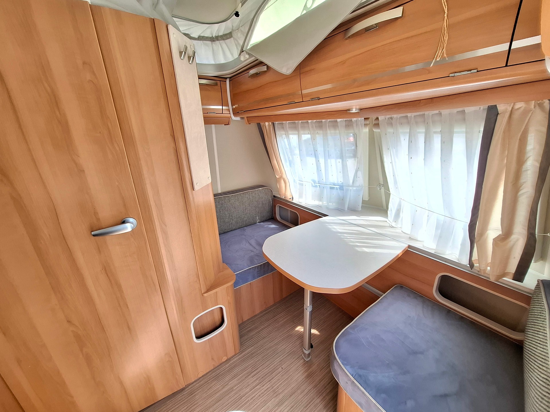 ERIBA Troll 542 GT - Kultwohnwagen mit Längsbett!-image-9