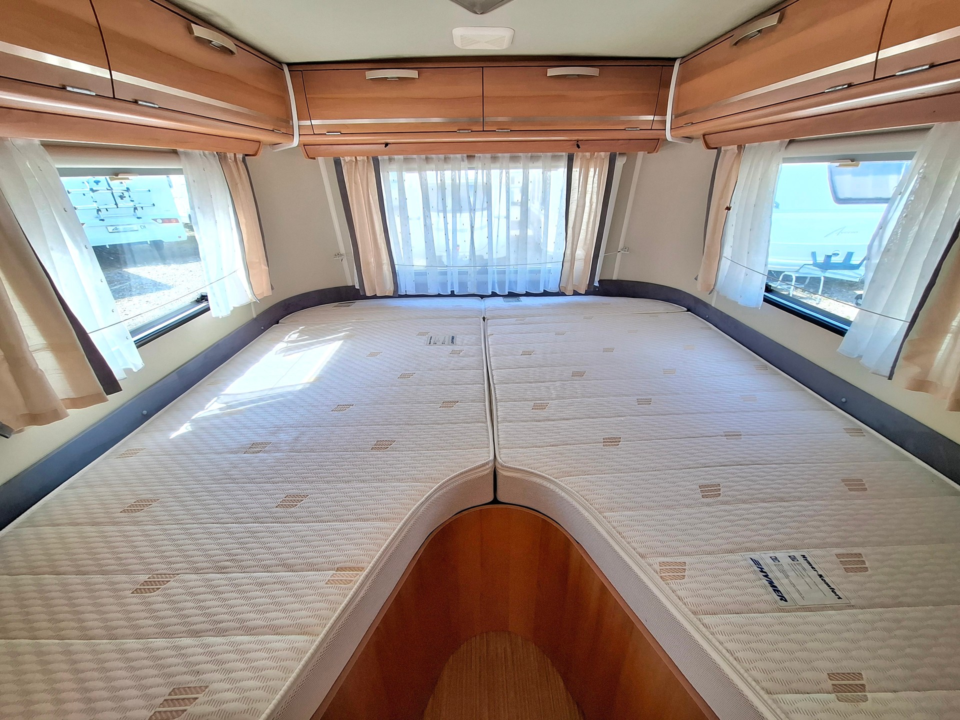 ERIBA Troll 542 GT - Kultwohnwagen mit Längsbett!-image-11
