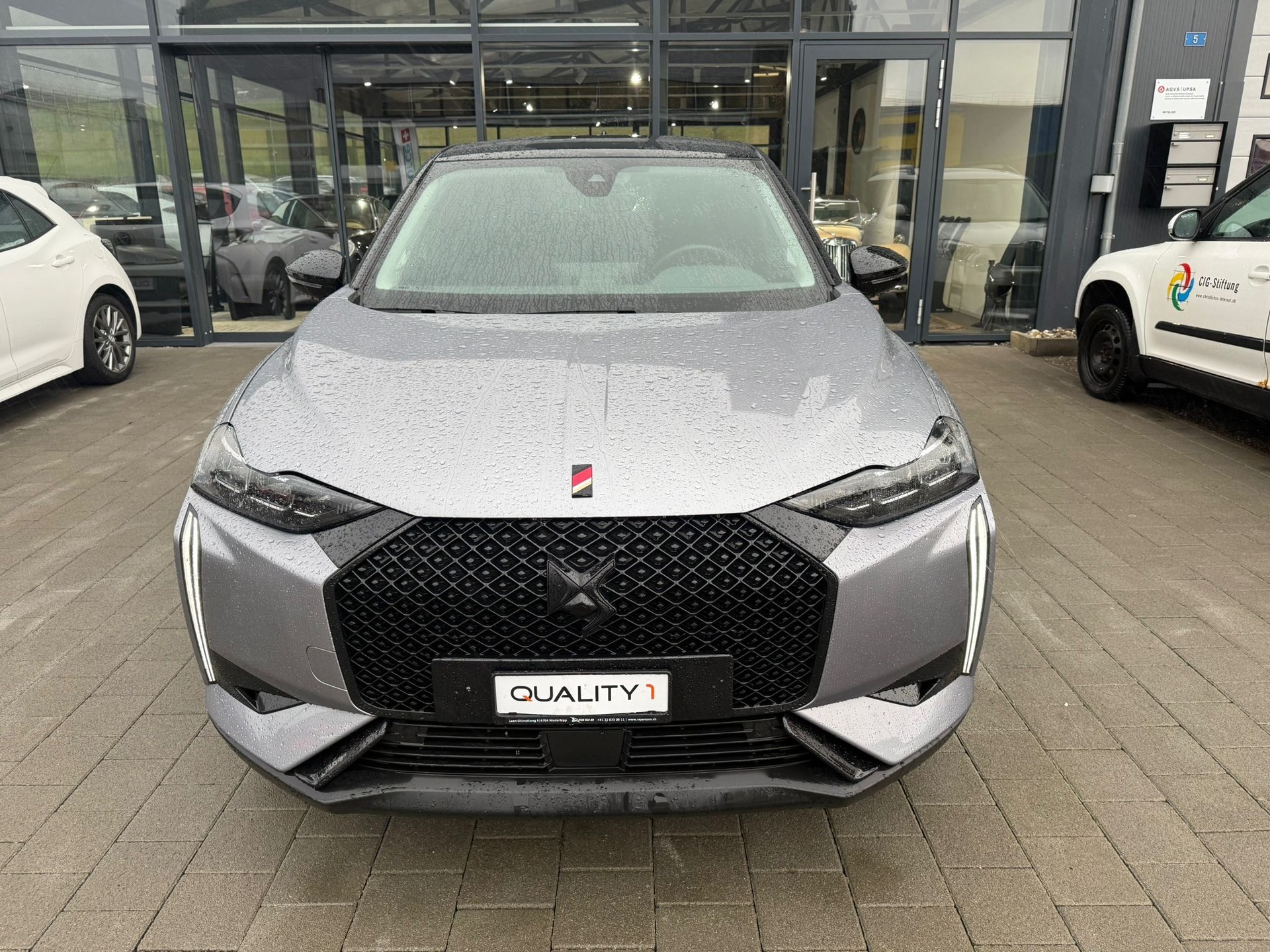 DS AUTOMOBILES DS 3 1.2 PureTech Ligne Noire EAT8-showroom-element-1