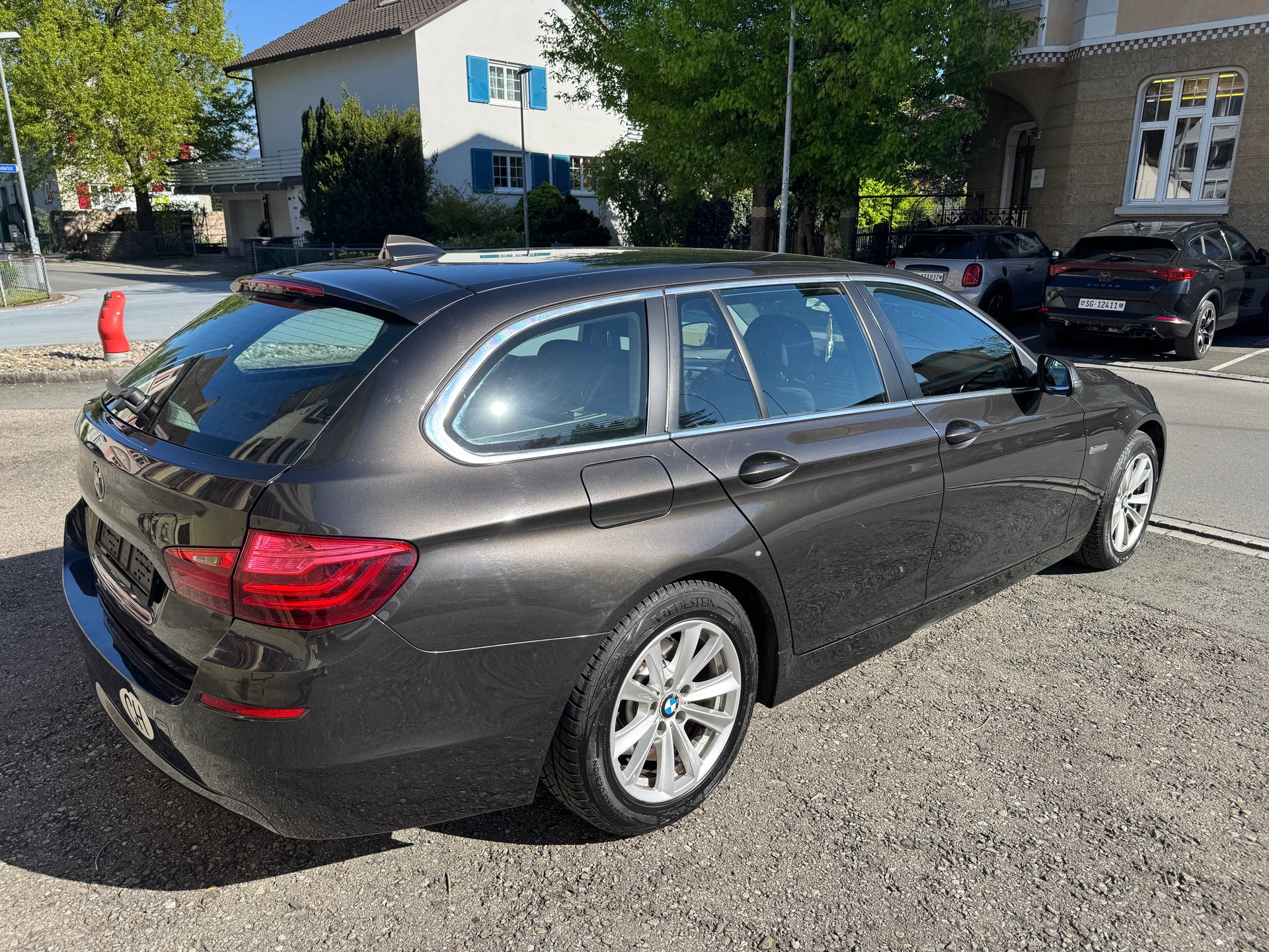 BMW 520d Touring xDrive Steptronic-showroom-element-2
