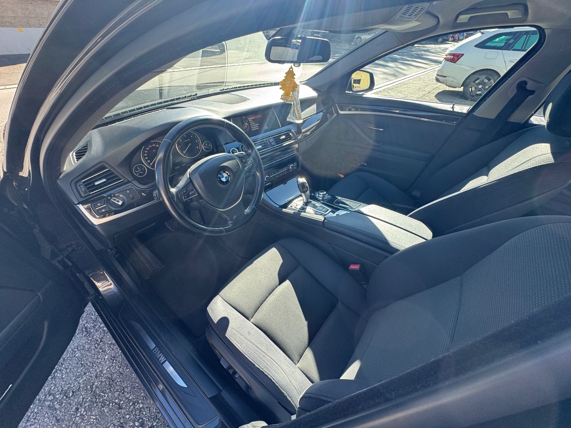 BMW 520d Touring xDrive Steptronic-image-11