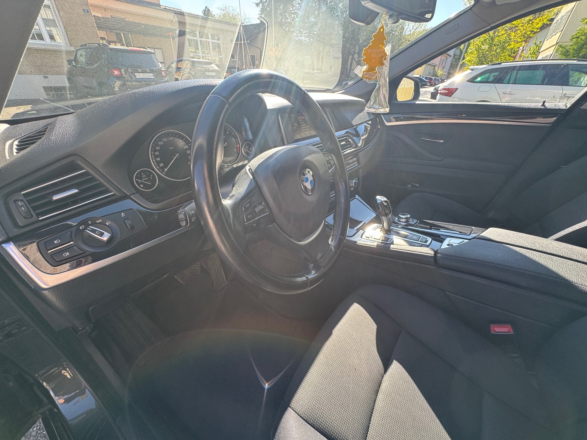 BMW 520d Touring xDrive Steptronic-image-13