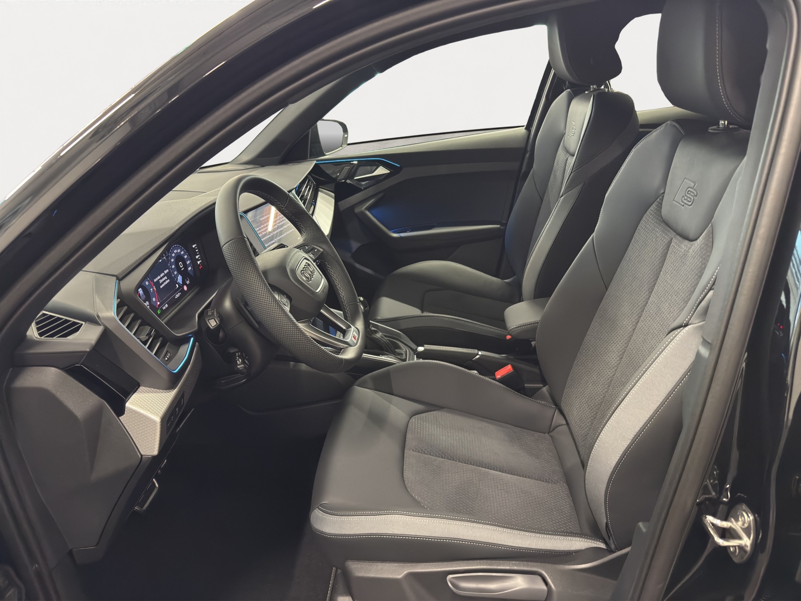 AUDI A1 Sportback 40 TFSI S Line S-tronic-image-4