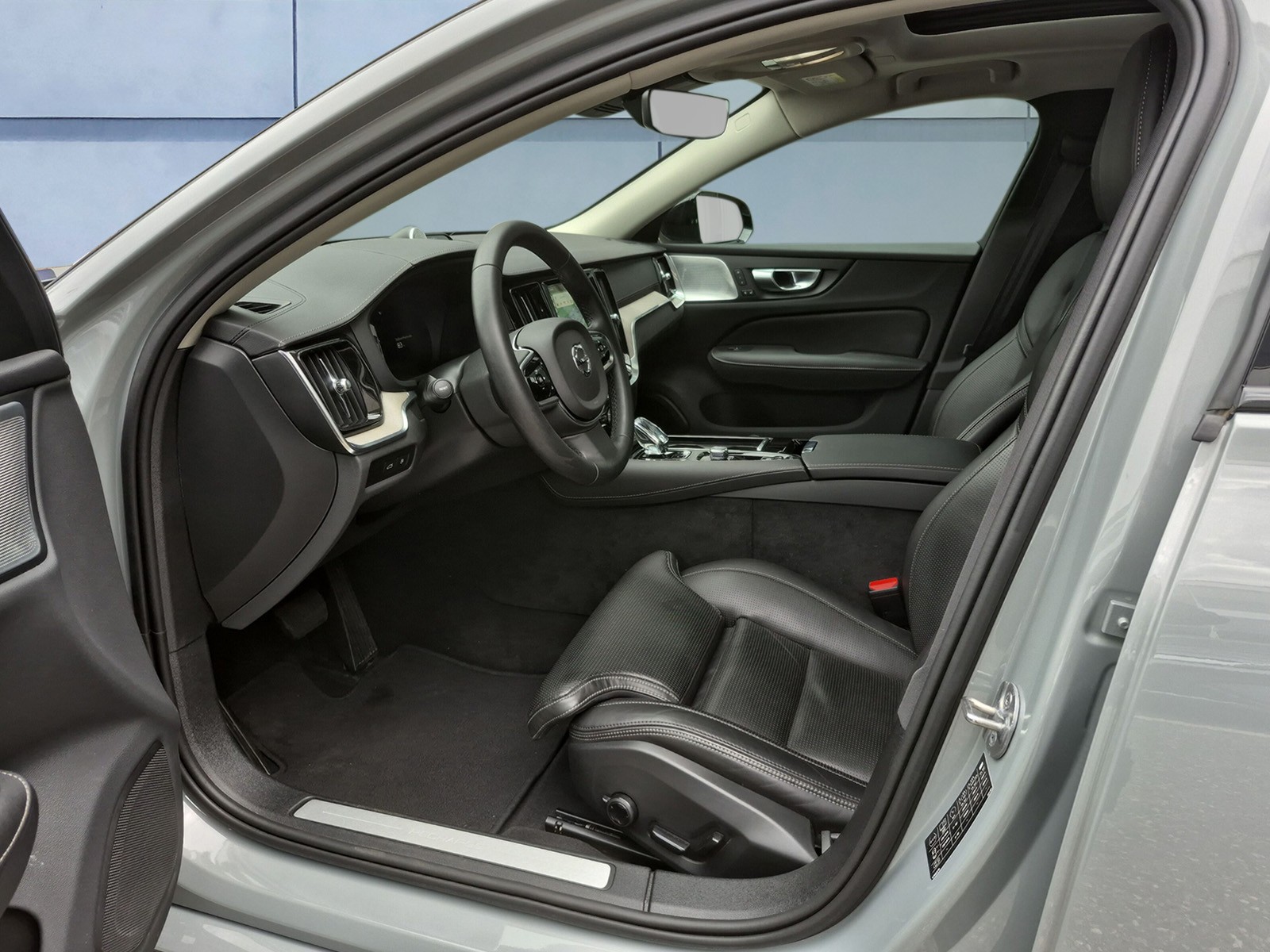 VOLVO S60 2.0 T8 TE Ultimate Dark eAWD-image-9