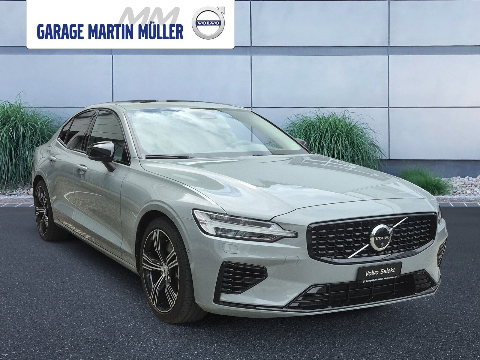 VOLVO S60 2.0 T8 TE Ultimate Dark eAWD-image-6