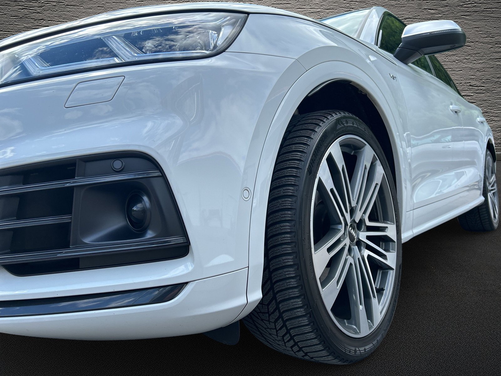 AUDI SQ5 3.0 TFSI quattro S-tronic-Schiebedach-el.Sitzverstellung-Luftfahrwerk-AHK-Virtual Cokpit-Adaptiver Tempomat-image-4