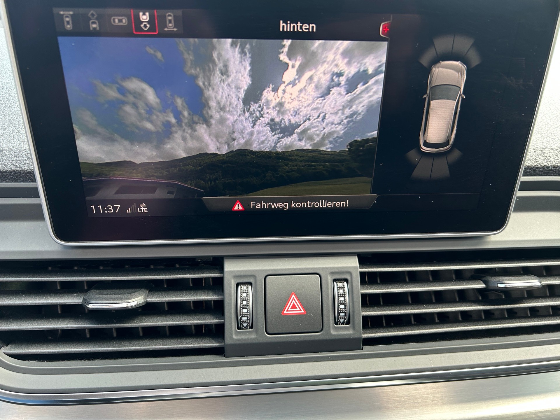 AUDI SQ5 3.0 TFSI quattro S-tronic-Schiebedach-el.Sitzverstellung-Luftfahrwerk-AHK-Virtual Cokpit-Adaptiver Tempomat-image-22