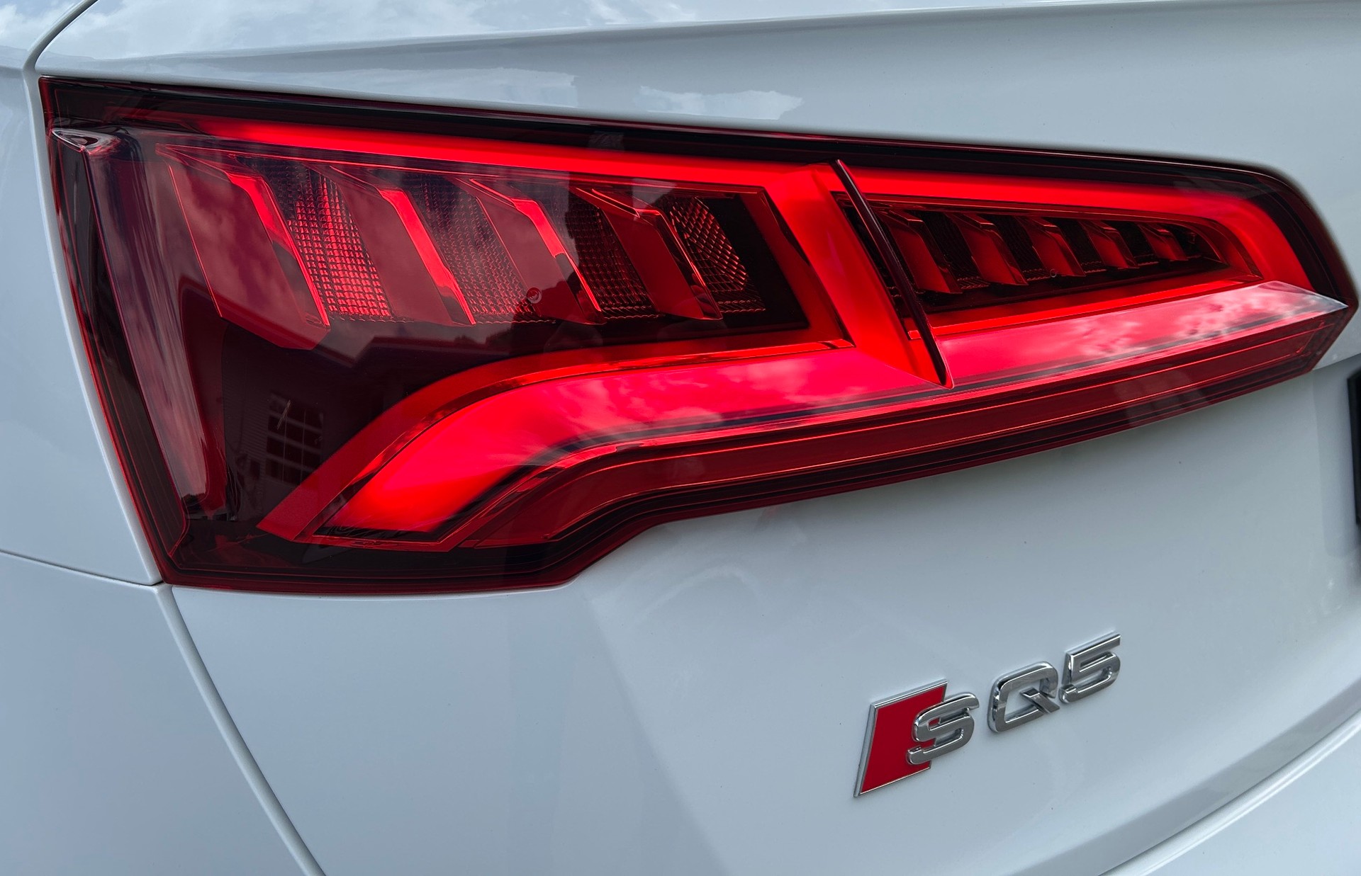 AUDI SQ5 3.0 TFSI quattro S-tronic-Schiebedach-el.Sitzverstellung-Luftfahrwerk-AHK-Virtual Cokpit-Adaptiver Tempomat-image-29