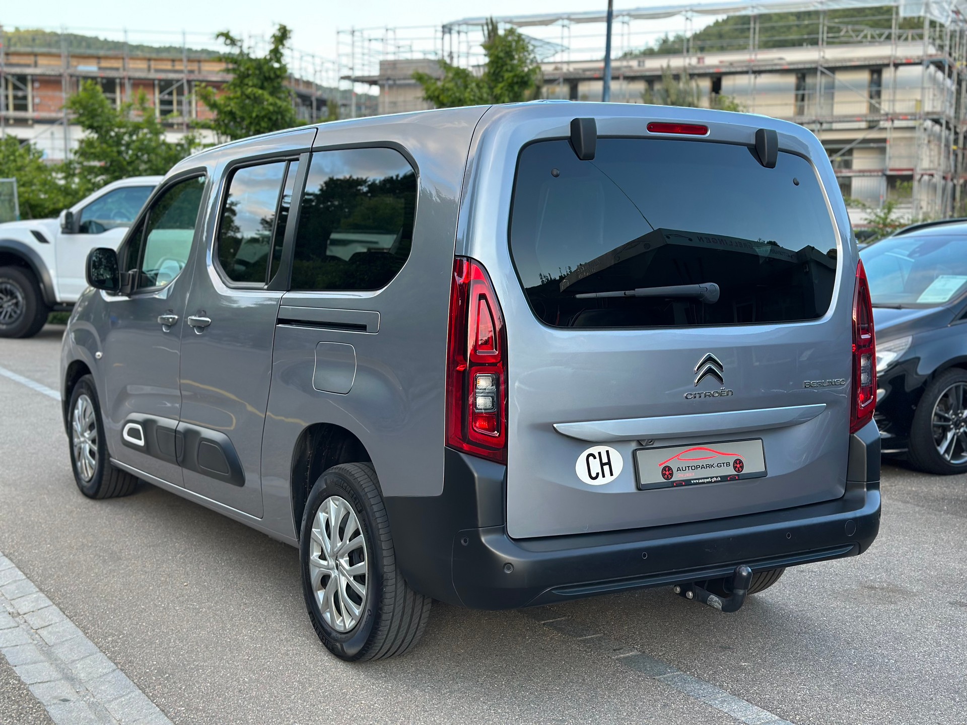 CITROEN Berlingo XL 1.5 BlueHDi 7 Plätze Feel EAT8-image-5