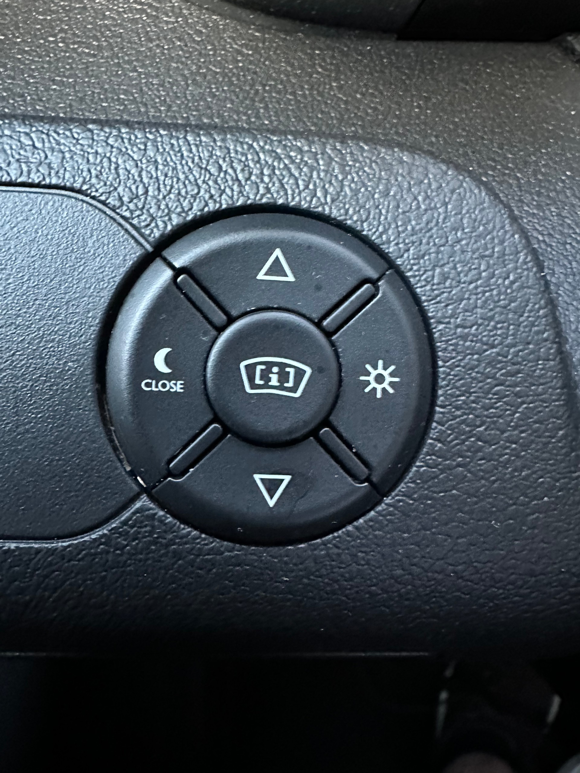 CITROEN Berlingo XL 1.5 BlueHDi 7 Plätze Feel EAT8-image-22