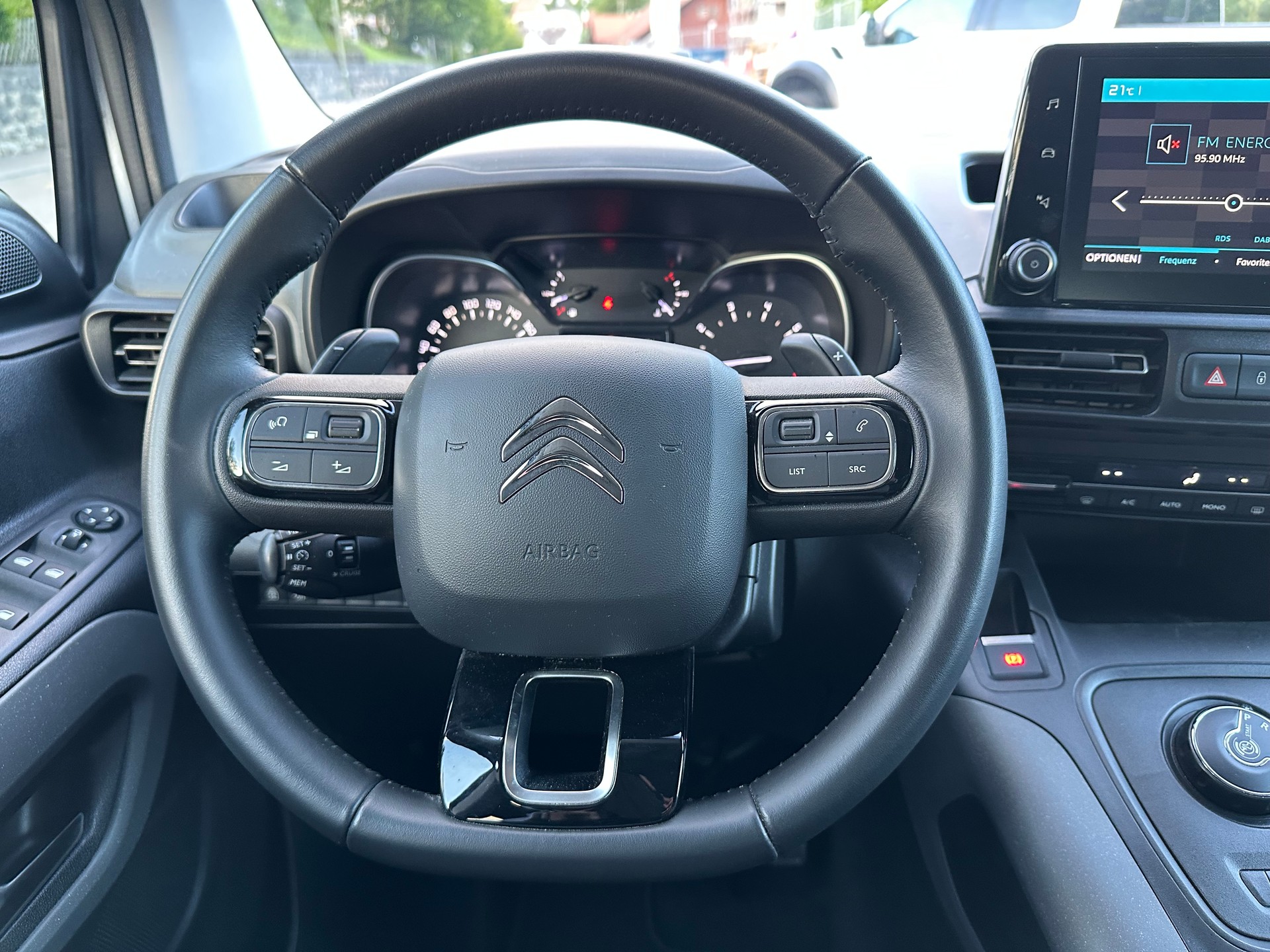 CITROEN Berlingo XL 1.5 BlueHDi 7 Plätze Feel EAT8-image-14