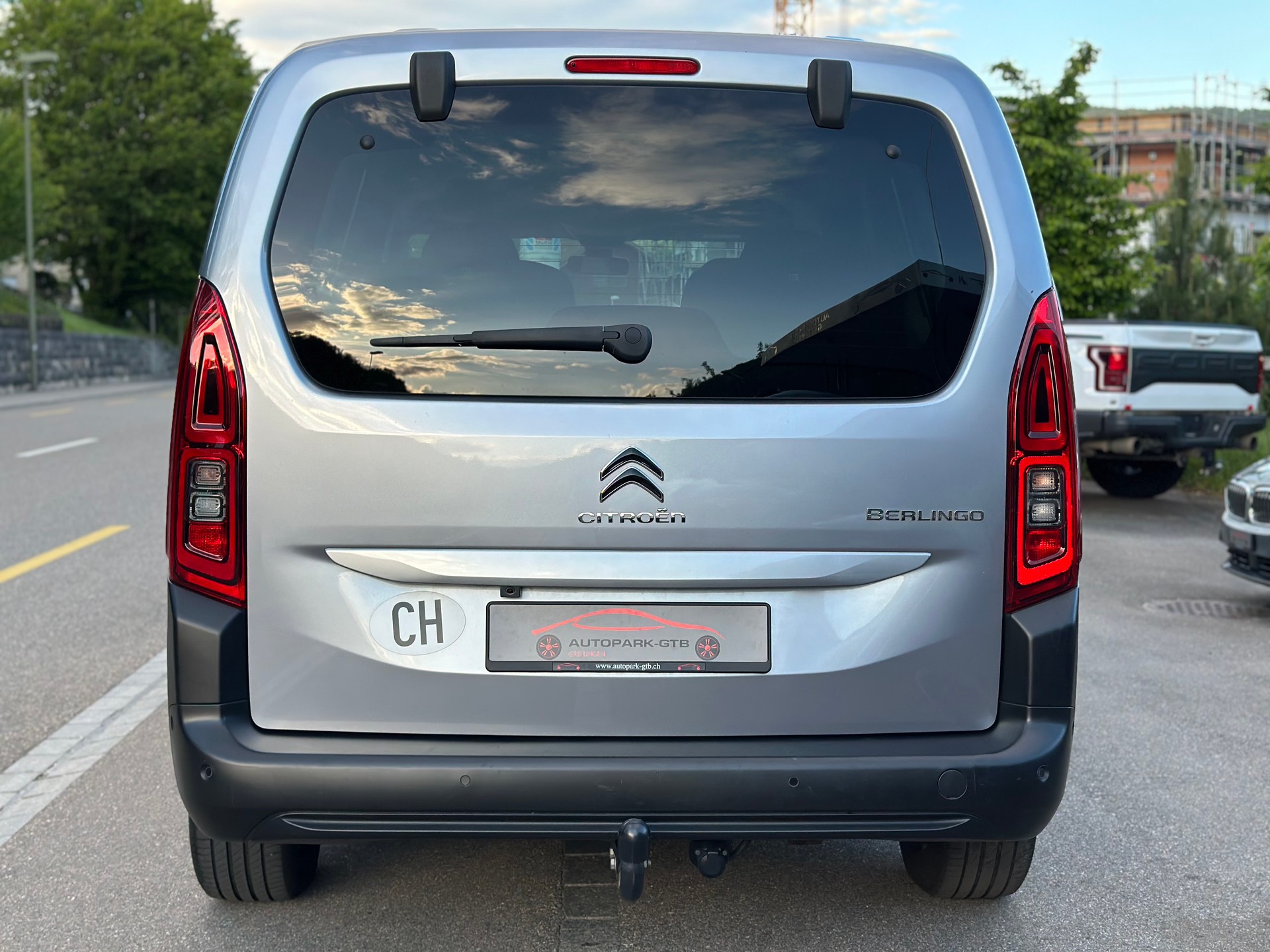CITROEN Berlingo XL 1.5 BlueHDi 7 Plätze Feel EAT8-image-7