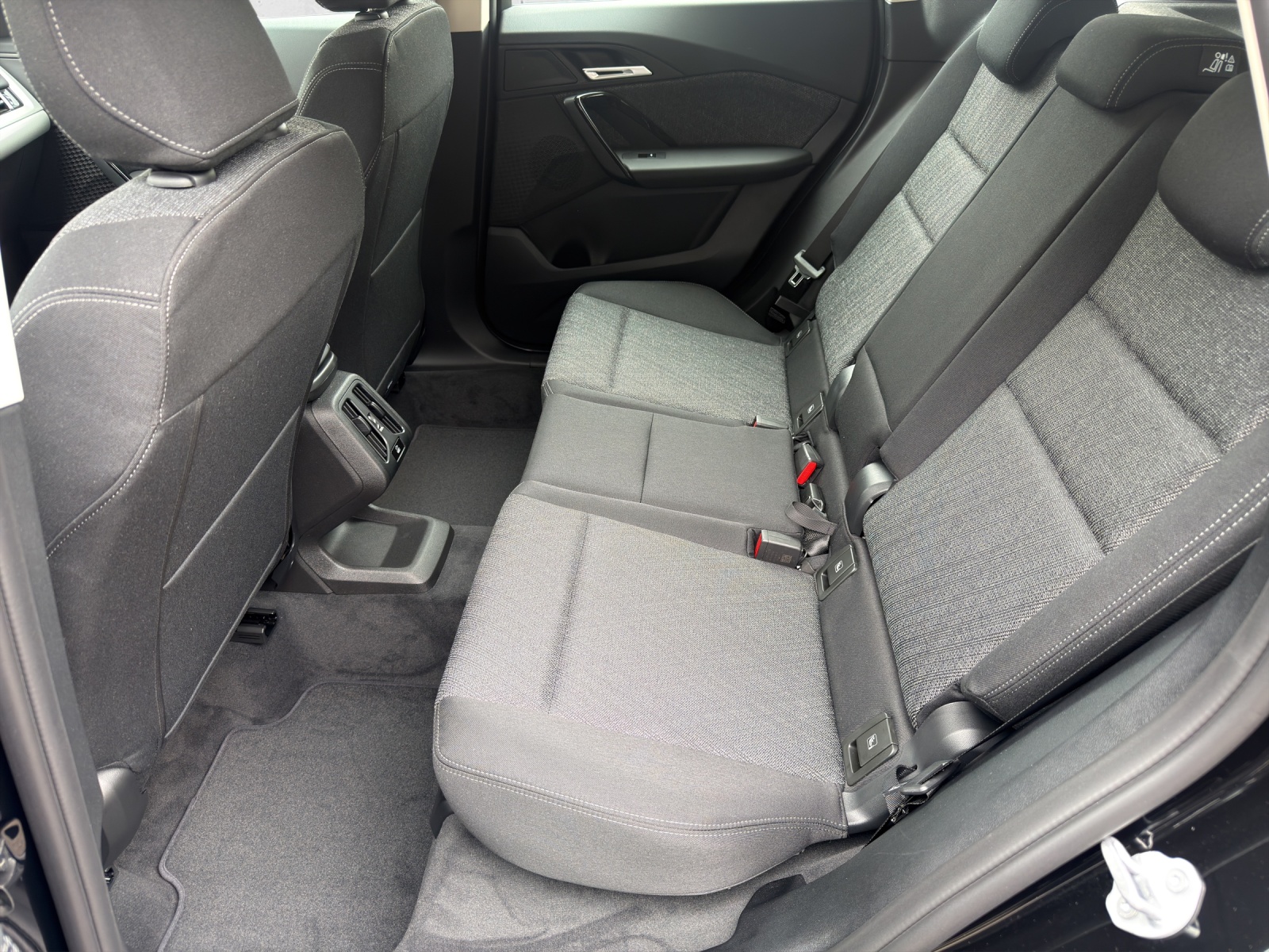 BMW X1 sDrive 18i-image-10