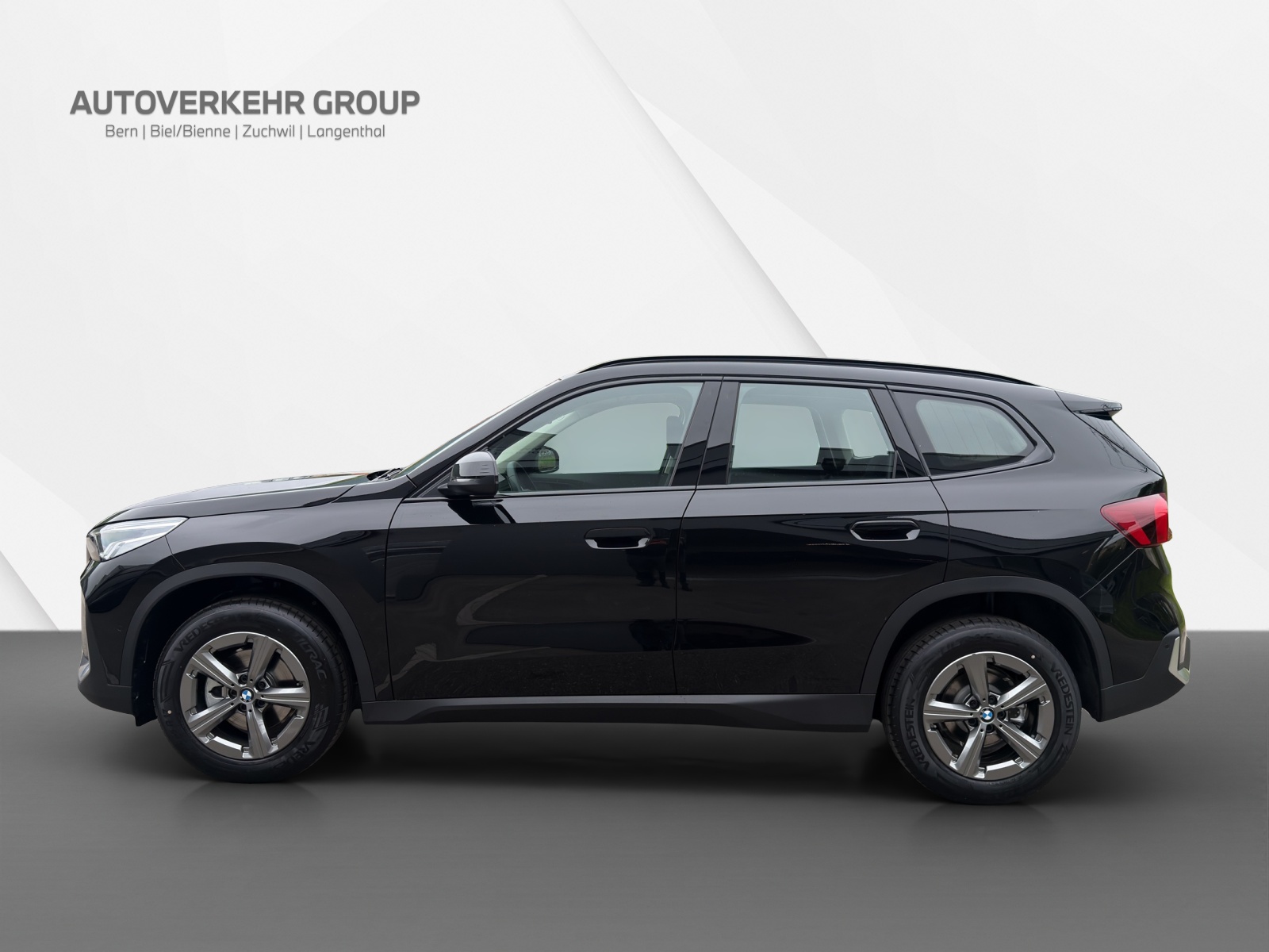 BMW X1 sDrive 18i-showroom-element-2