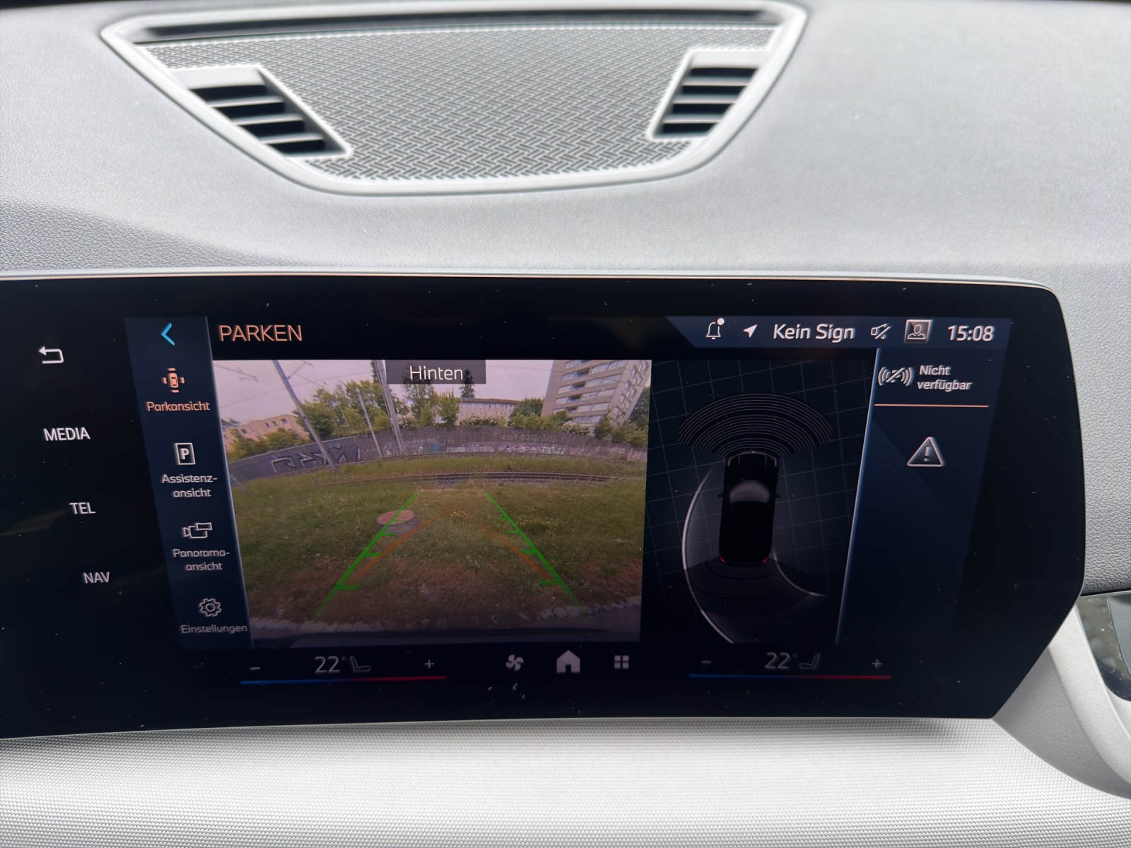 BMW X1 sDrive 18i-image-17