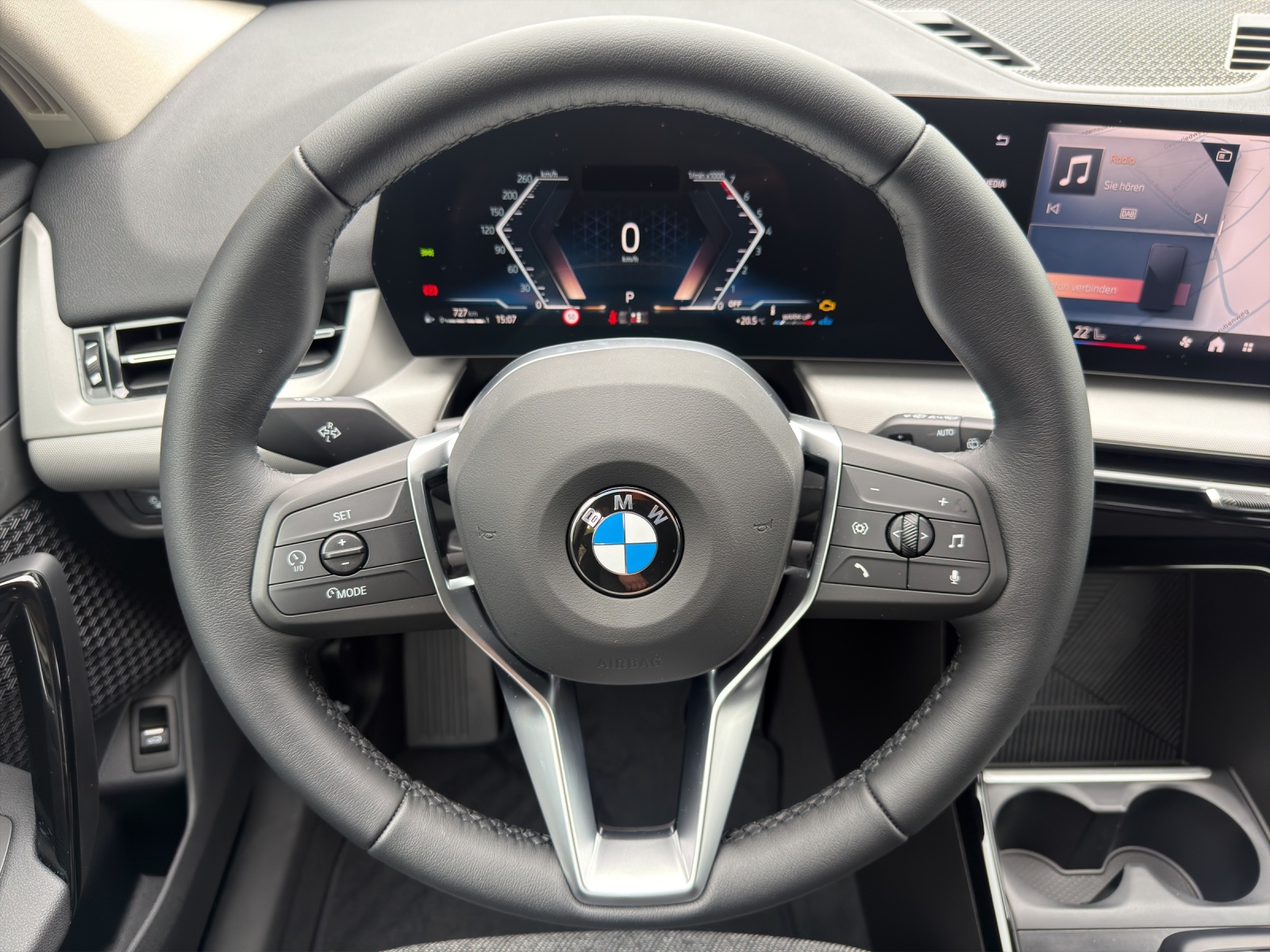 BMW X1 sDrive 18i-image-11