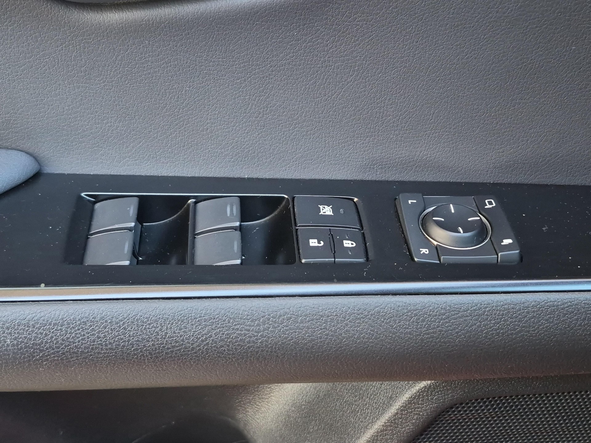 LEXUS UX 250h Comfort-image-17