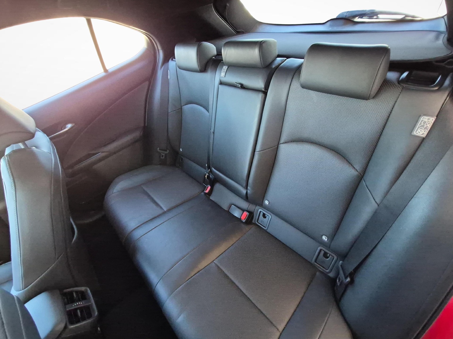 LEXUS UX 250h Comfort-image-10