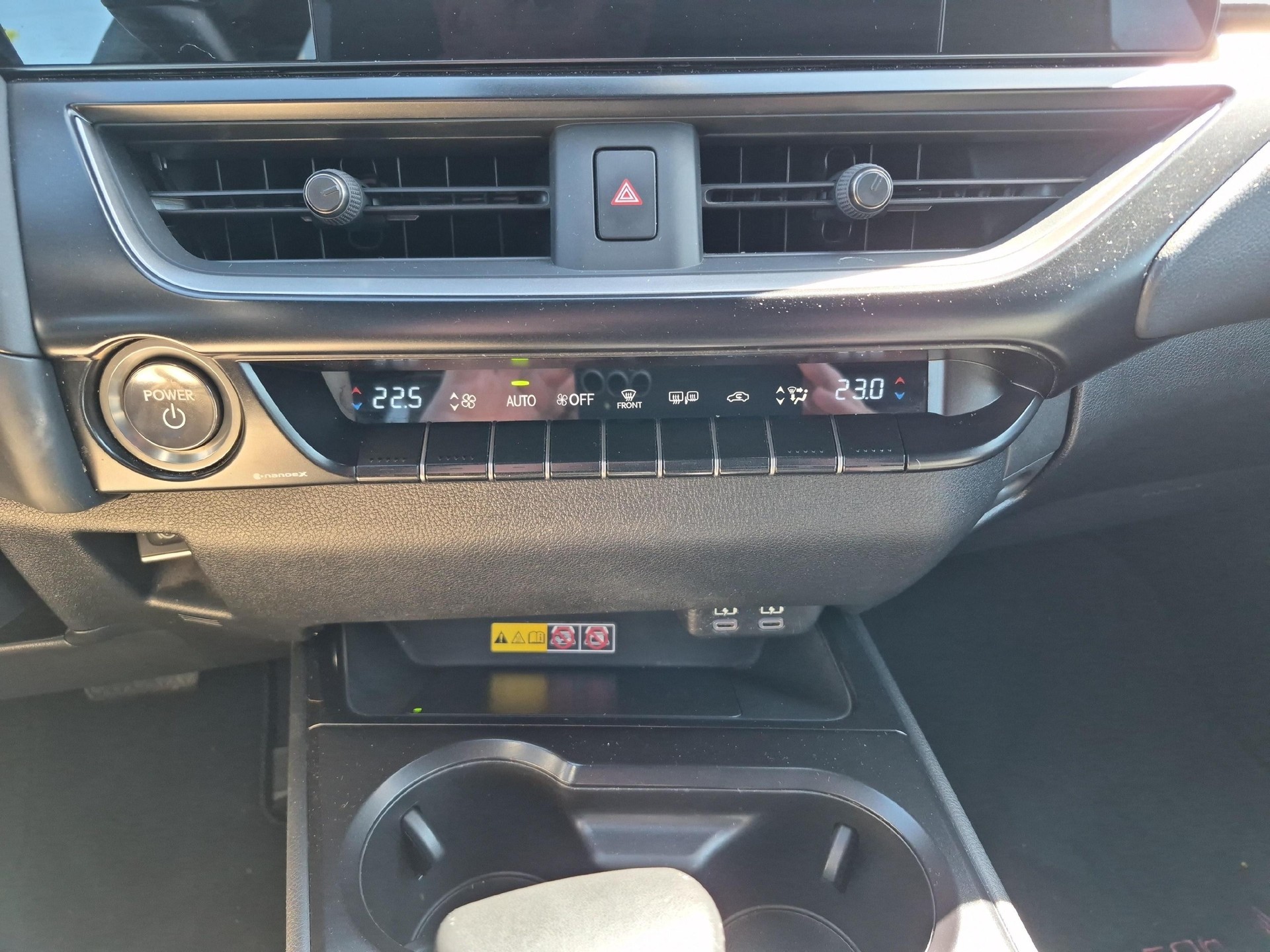 LEXUS UX 250h Comfort / Jetzt mit attraktivem 0.9% Leasing!-image-23