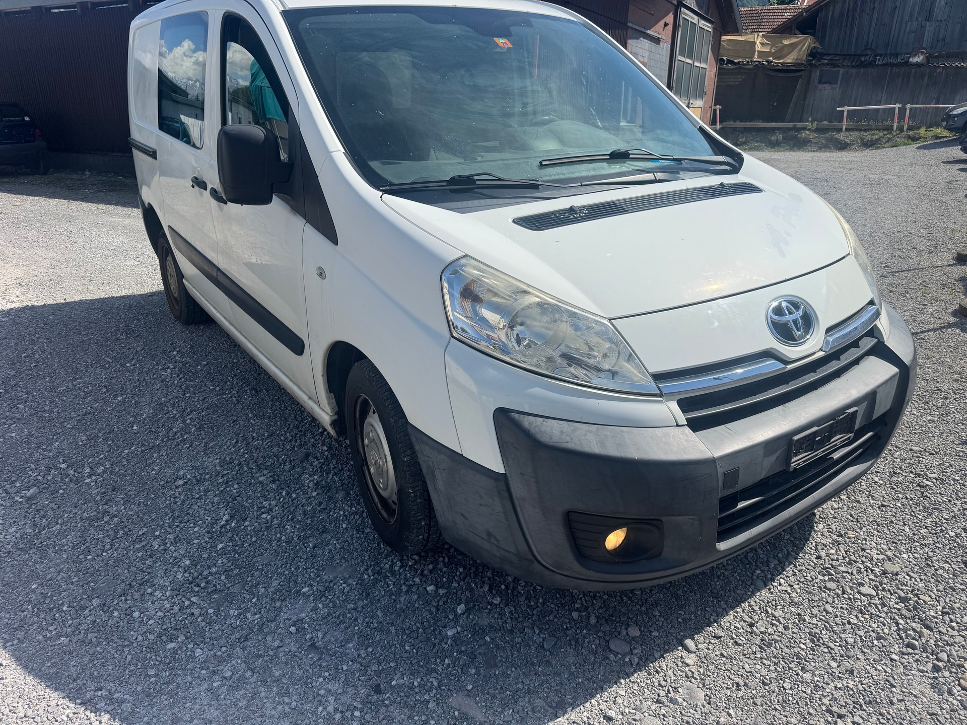 TOYOTA PROACE-image-1
