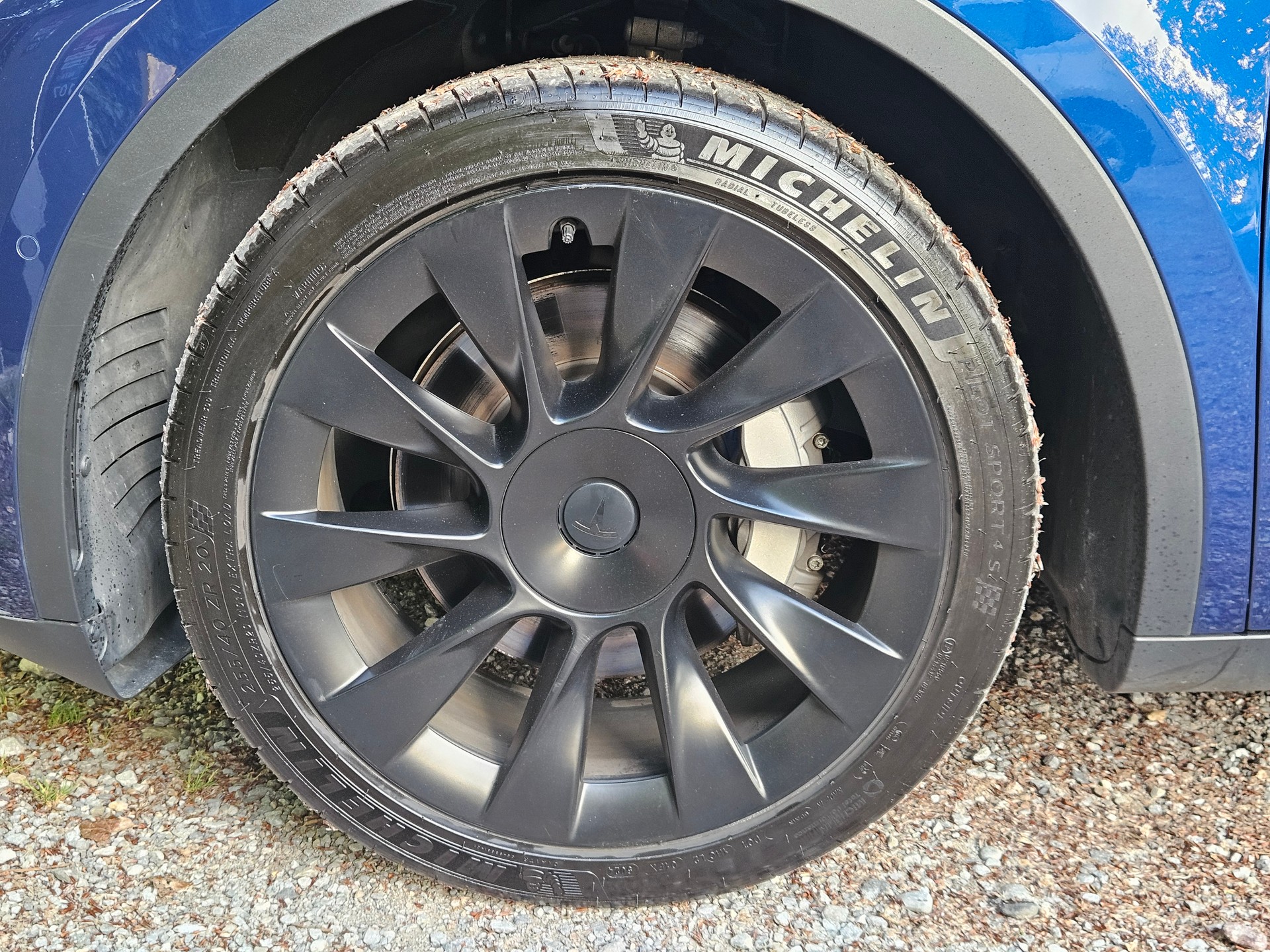 TESLA Model Y Long Range, Enhanced AP, Beschleunigungs Boost-image-14