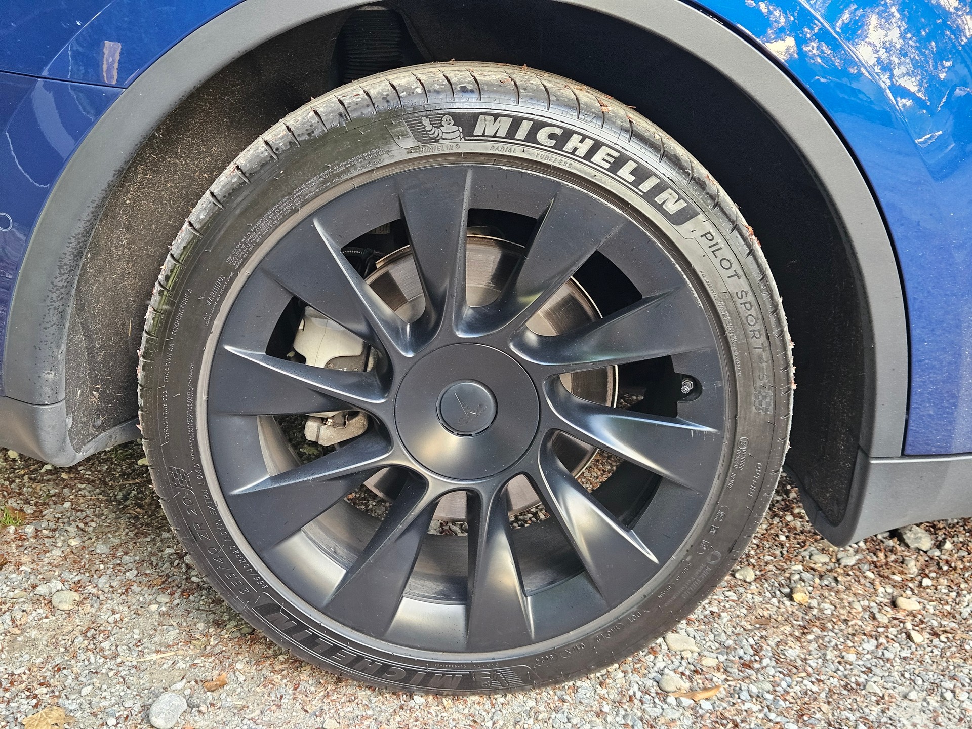 TESLA Model Y Long Range, Enhanced AP, Beschleunigungs Boost-image-12