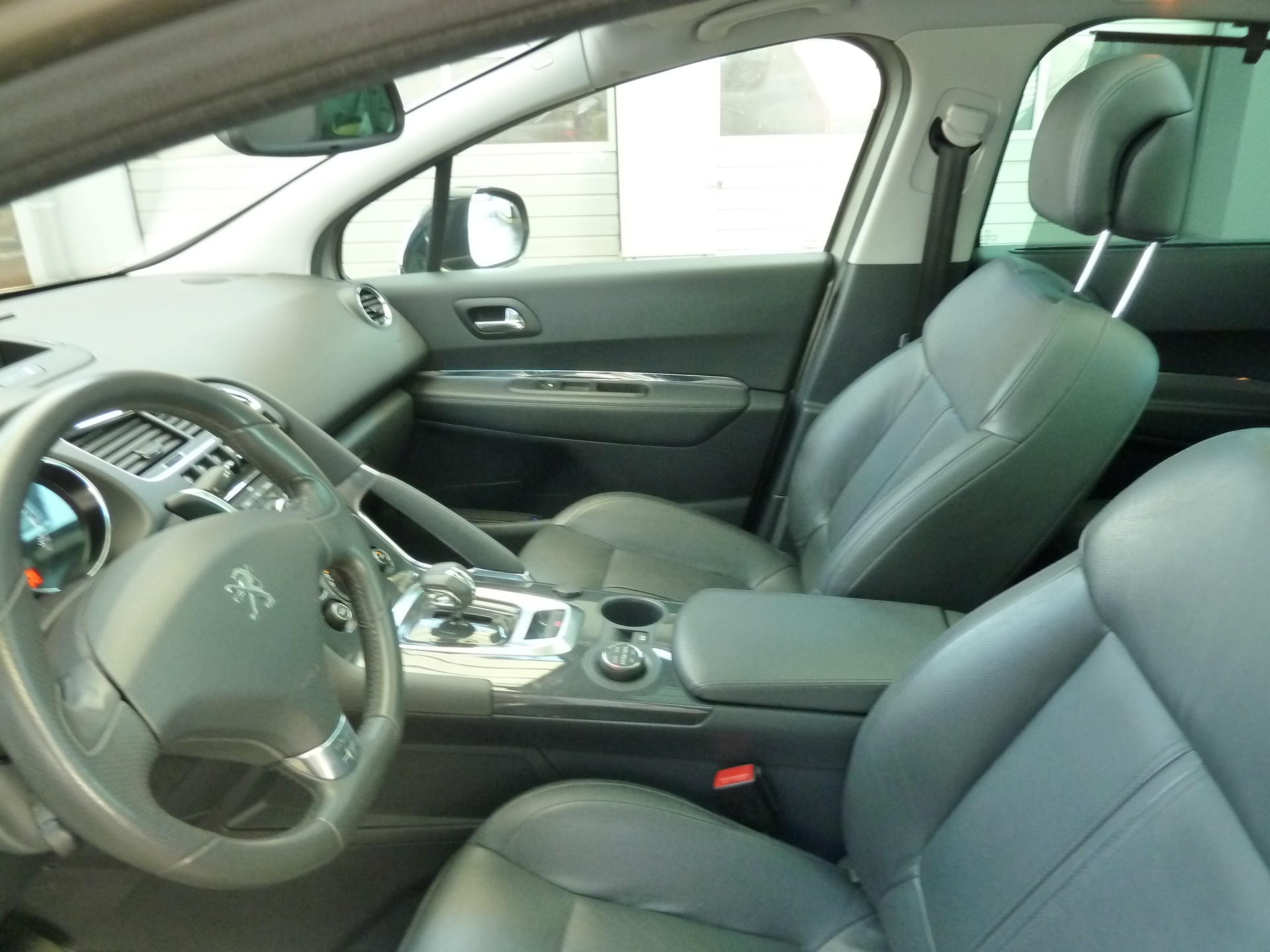 PEUGEOT 3008 HYbrid4 2.0 HDI EGS6-image-10
