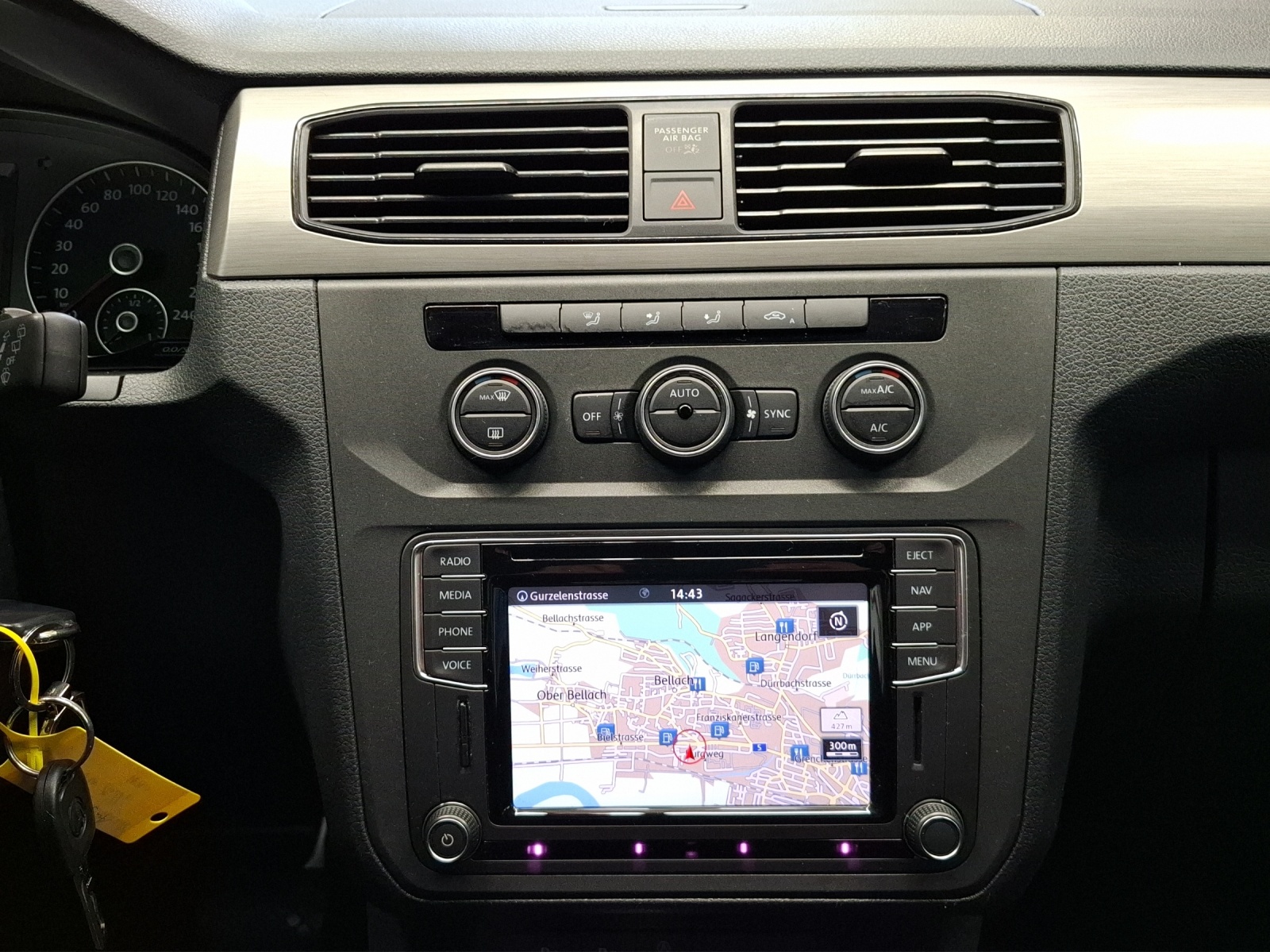 VW Caddy 2.0 TDI Family DSG-image-11