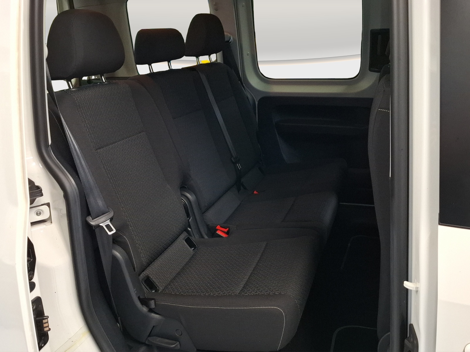VW Caddy 2.0 TDI Family DSG-image-9