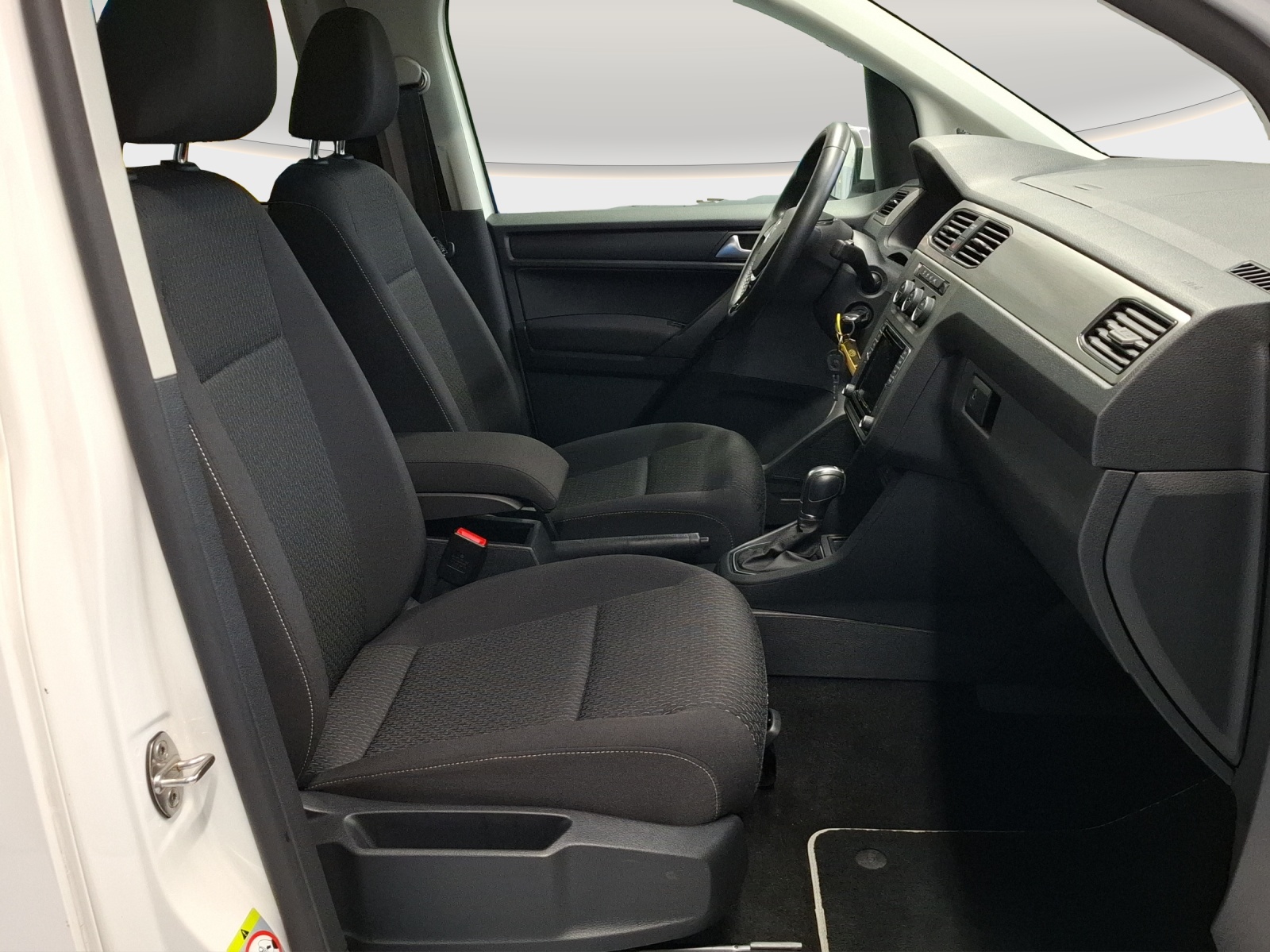 VW Caddy 2.0 TDI Family DSG-image-8