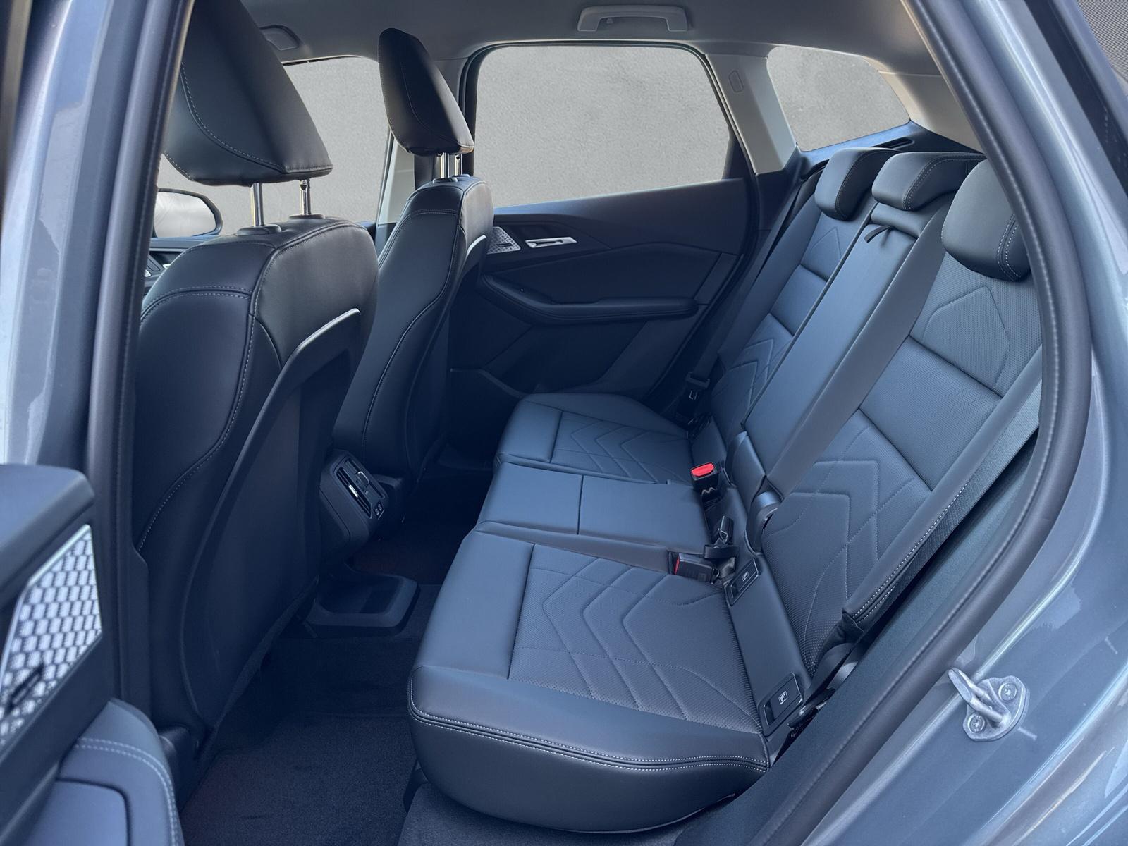 BMW 223i Active Tourer U06 (CH) 📍-image-11